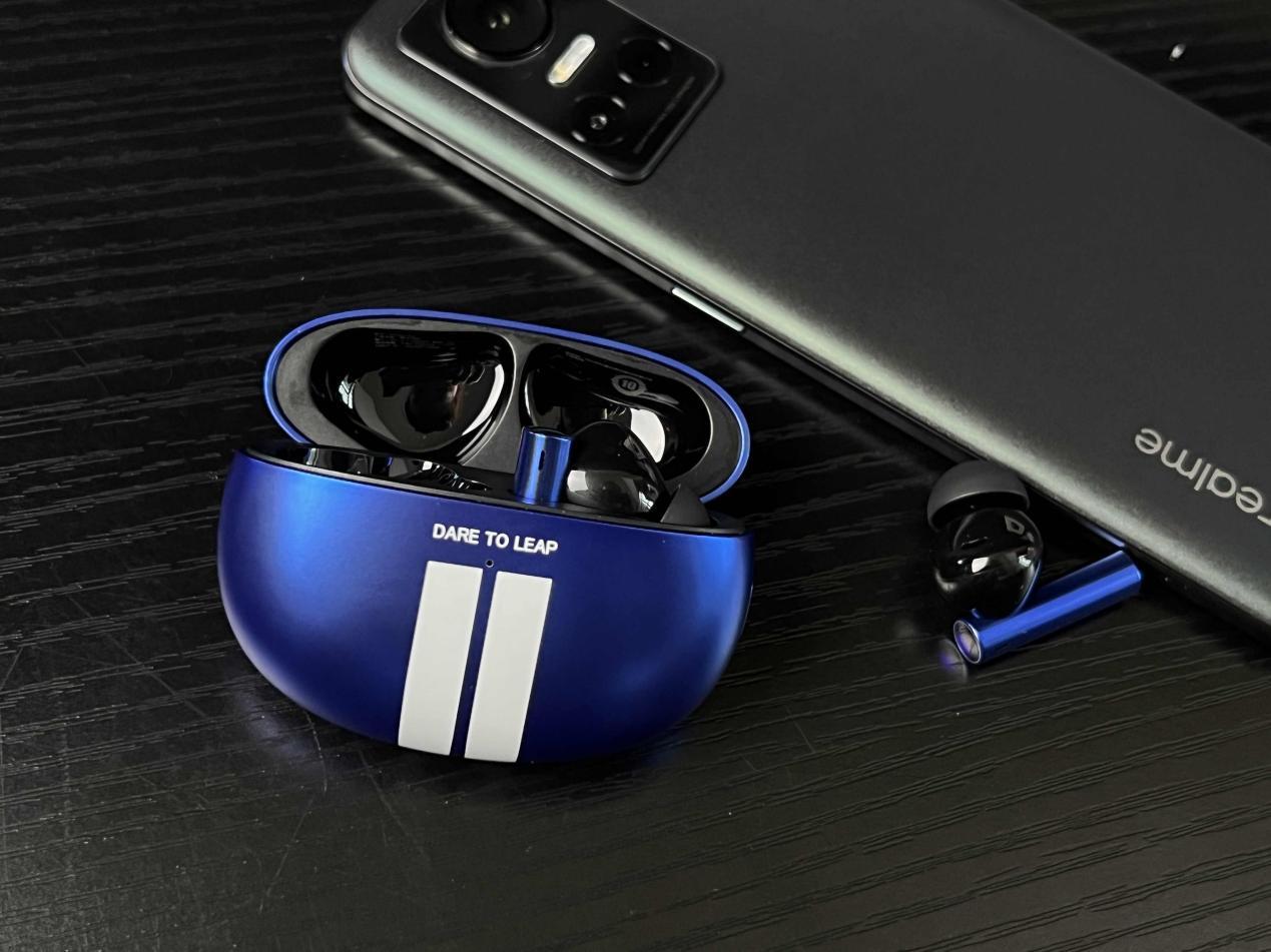 如何评价3月22日发布的realme首款旗舰降噪耳机真我budsair3值得入手