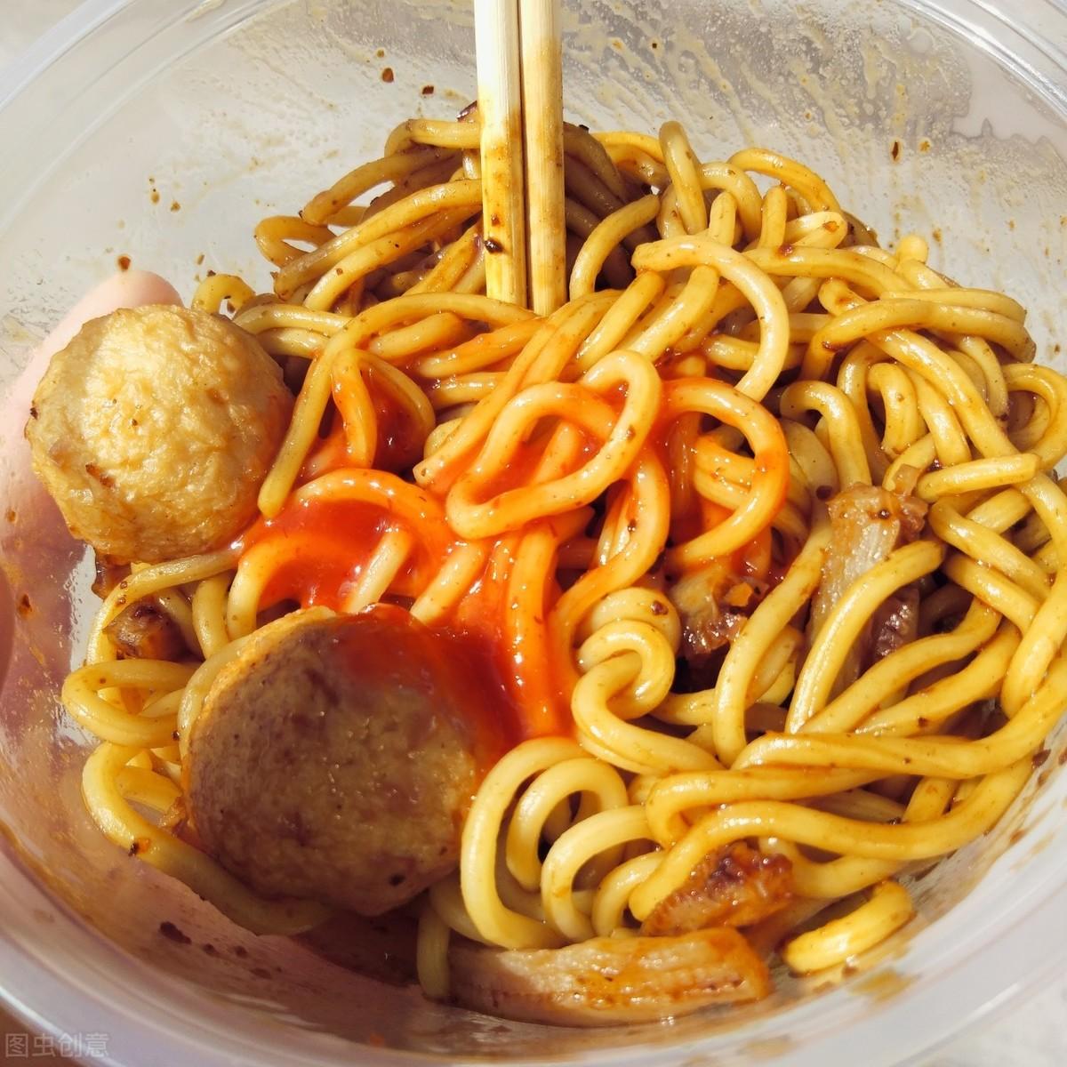 车仔面的面条是什么面(你知道香港"车仔面"吗)插图(2)