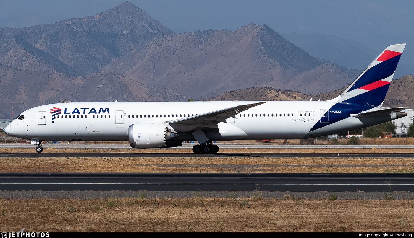 一波音客机据称因技术问题在空中发生急降数十人受伤哪些信息值得关注