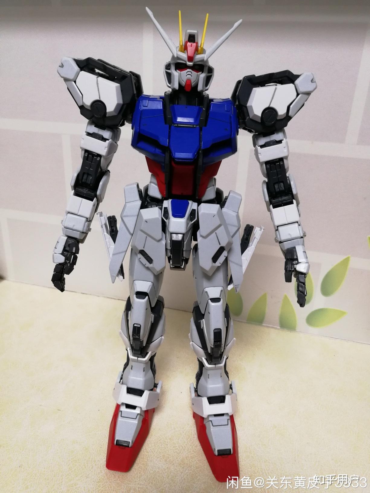 谁能分辨出万代的pg强袭和大班的pg强袭