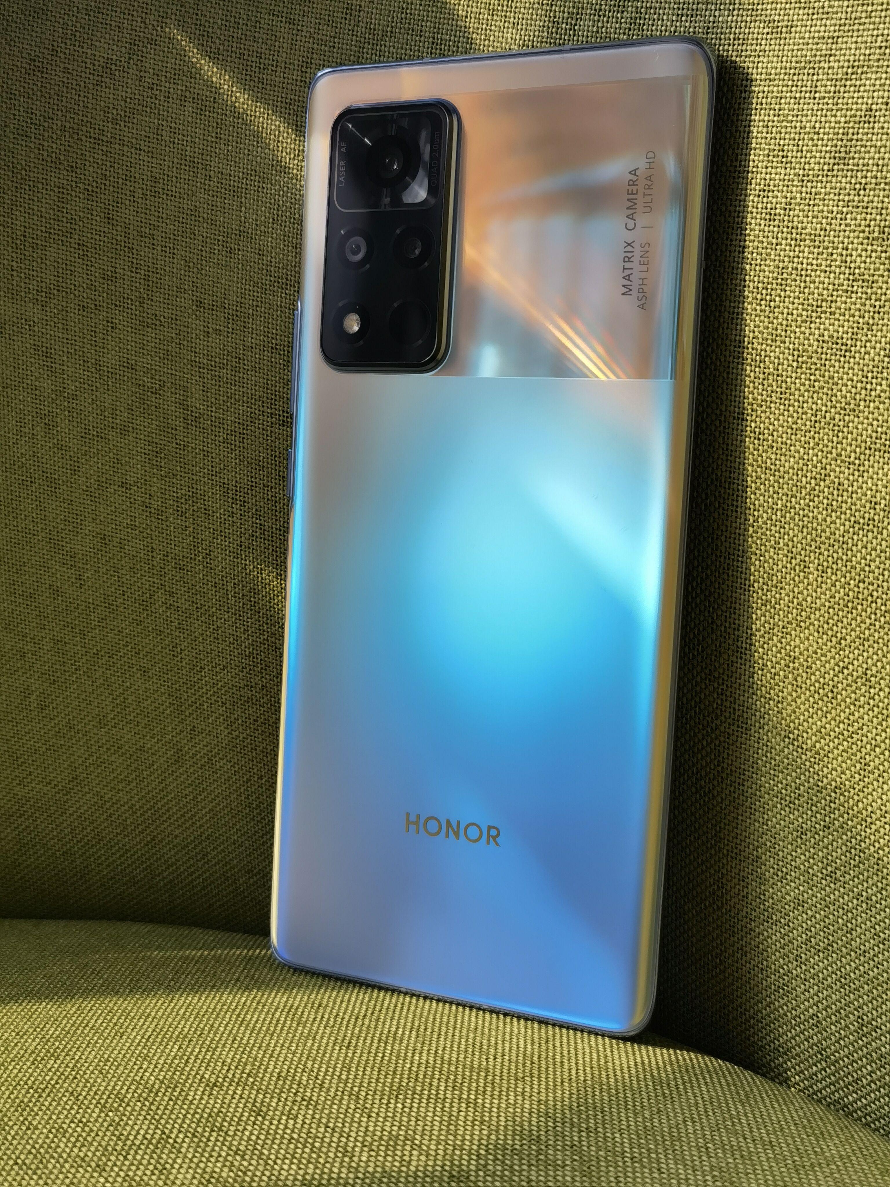 如何看待荣耀v40价格疑似被曝3999元