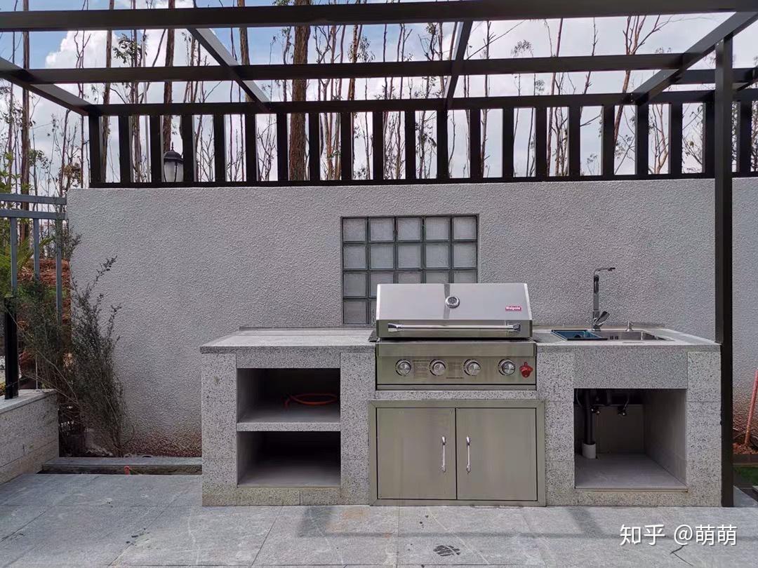准备在家里院子烧烤,想用砖砌个烧烤台,请问怎样砌比较合理?附图最好