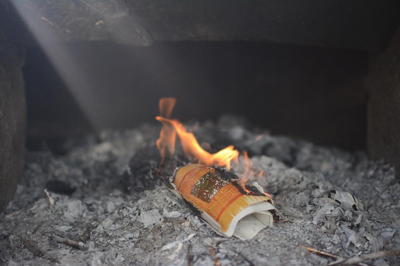 2. 雷击防护材料