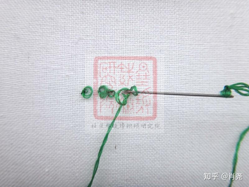 粒粒饱满见功夫,服饰常用针法——中国刺绣针法之打籽绣 - 知乎