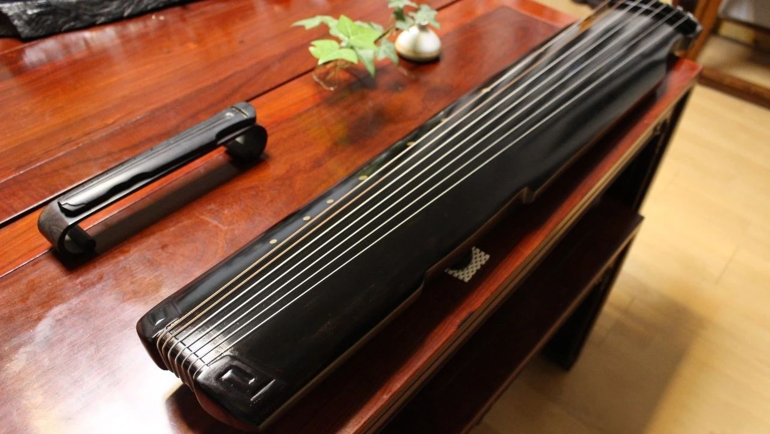 有什么适合做壁纸的古琴美图