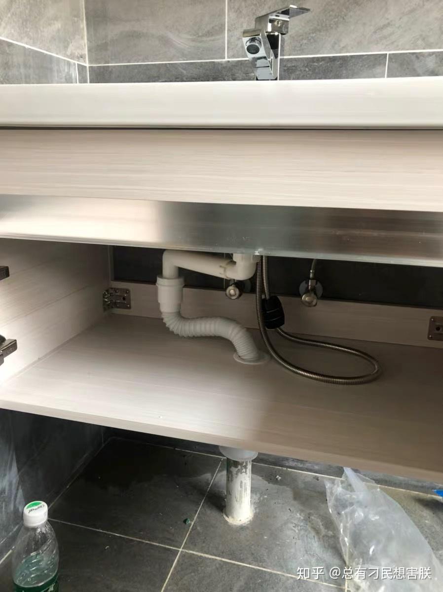 地排却选择了挂墙式浴室柜如何挽救? - 知乎