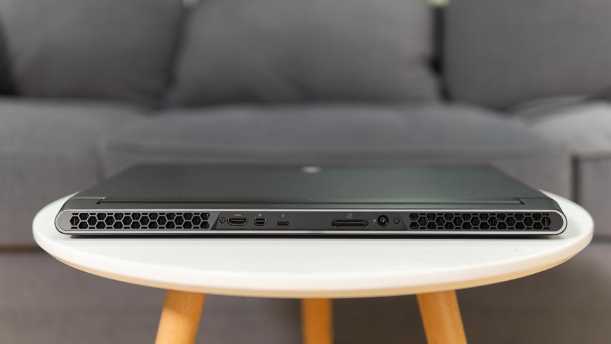 外星人ALIENWARE M17 R2评测:它变强了 也变薄了 - 知乎
