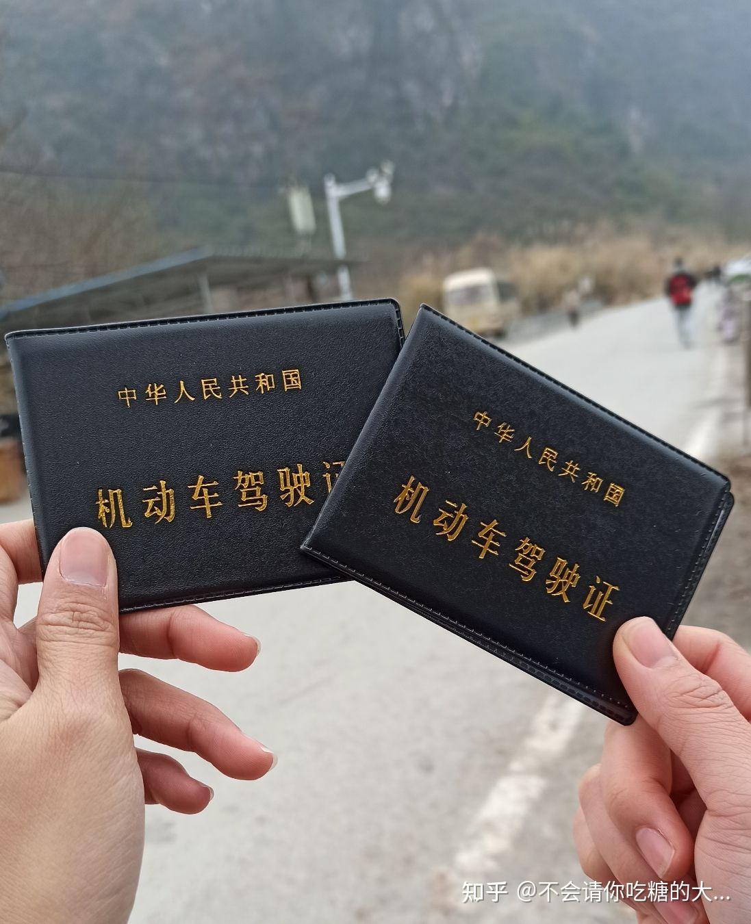 请问女生可以在一个月内拿到驾照吗