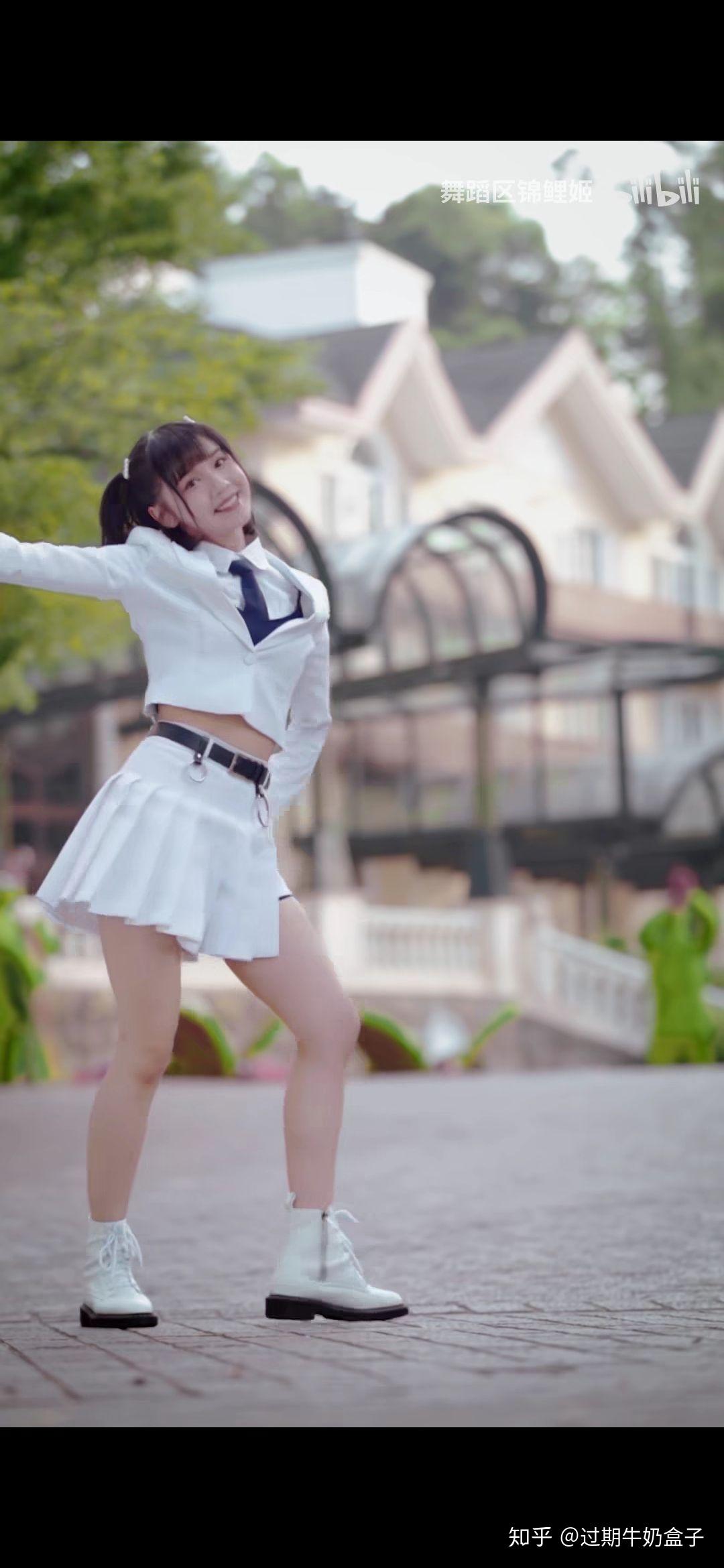 为什么创3主题曲简直给人一种为刘念量身打造的错觉? - 知乎