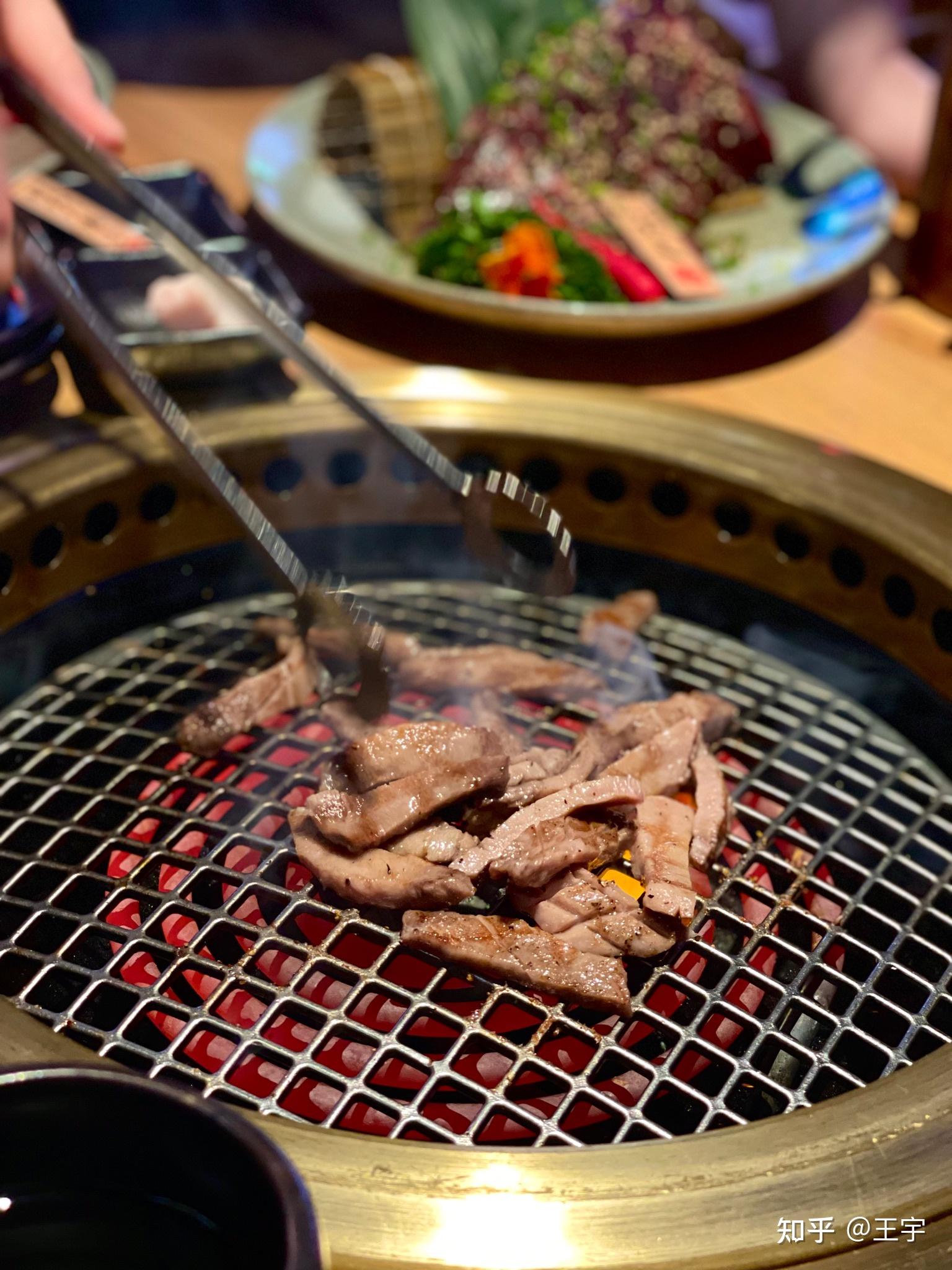 如何看待日食记发布灯影牛肉视频,因为像火盆被虾冲了?