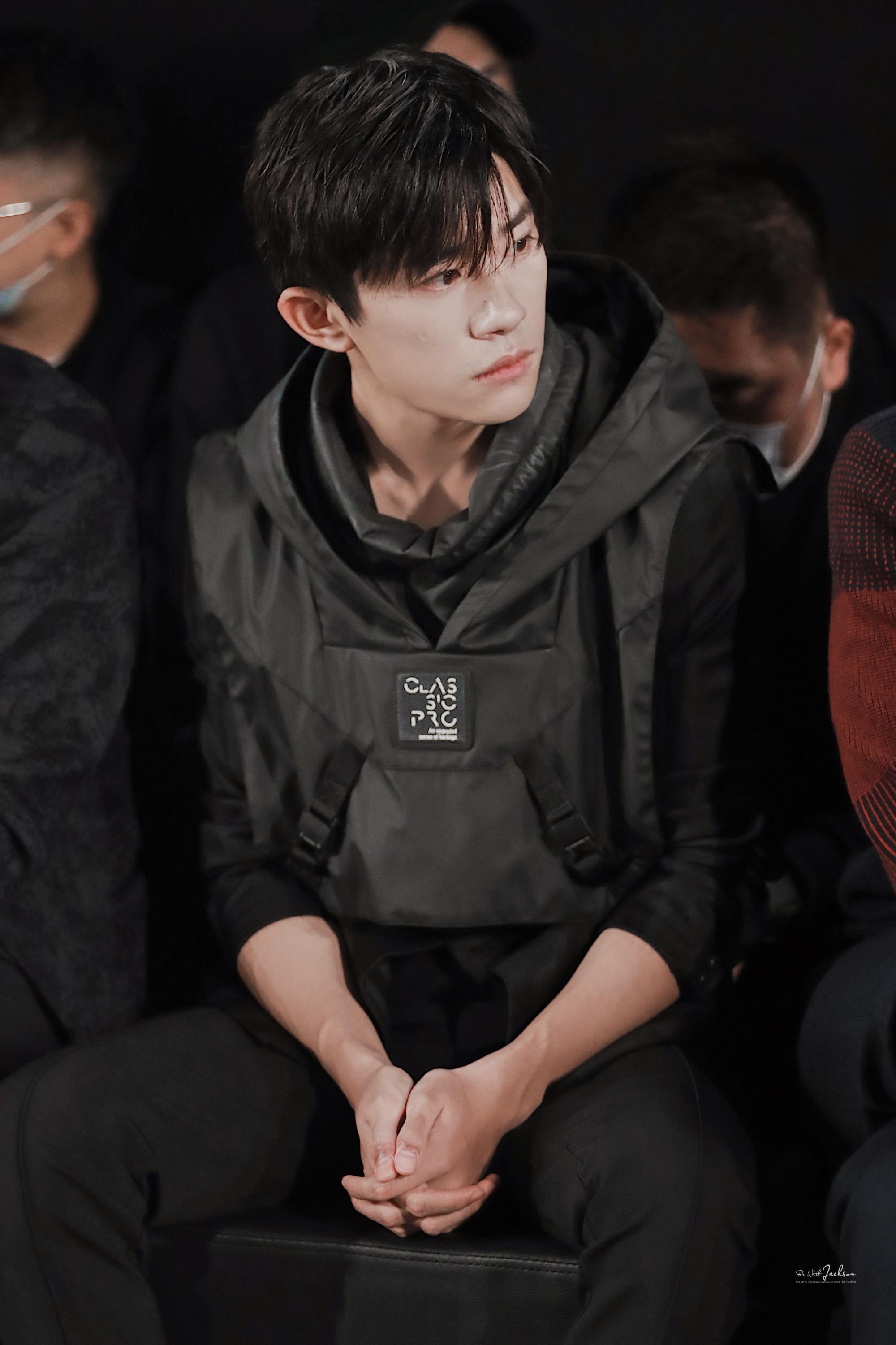 如何看待易烊昱华创造最小年龄连续盲拧还原2个二阶魔方的世界纪录