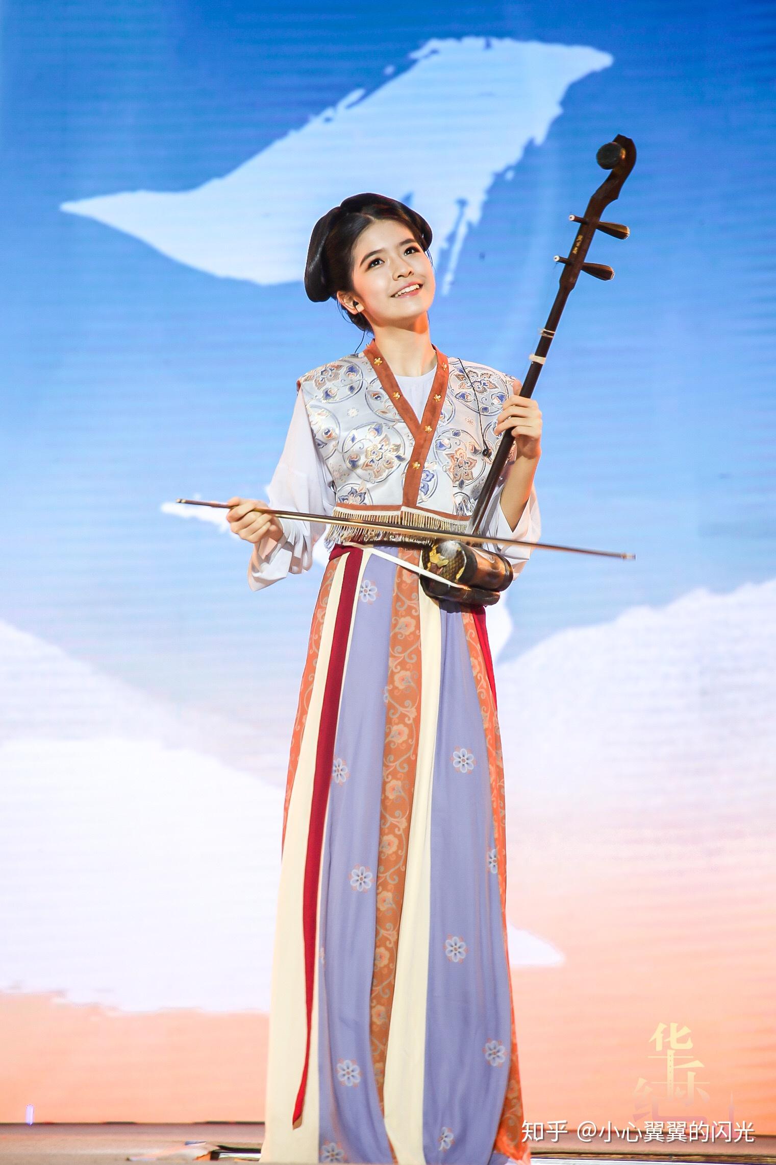 如何评价00后15岁陈氏二胡传人陈依妙