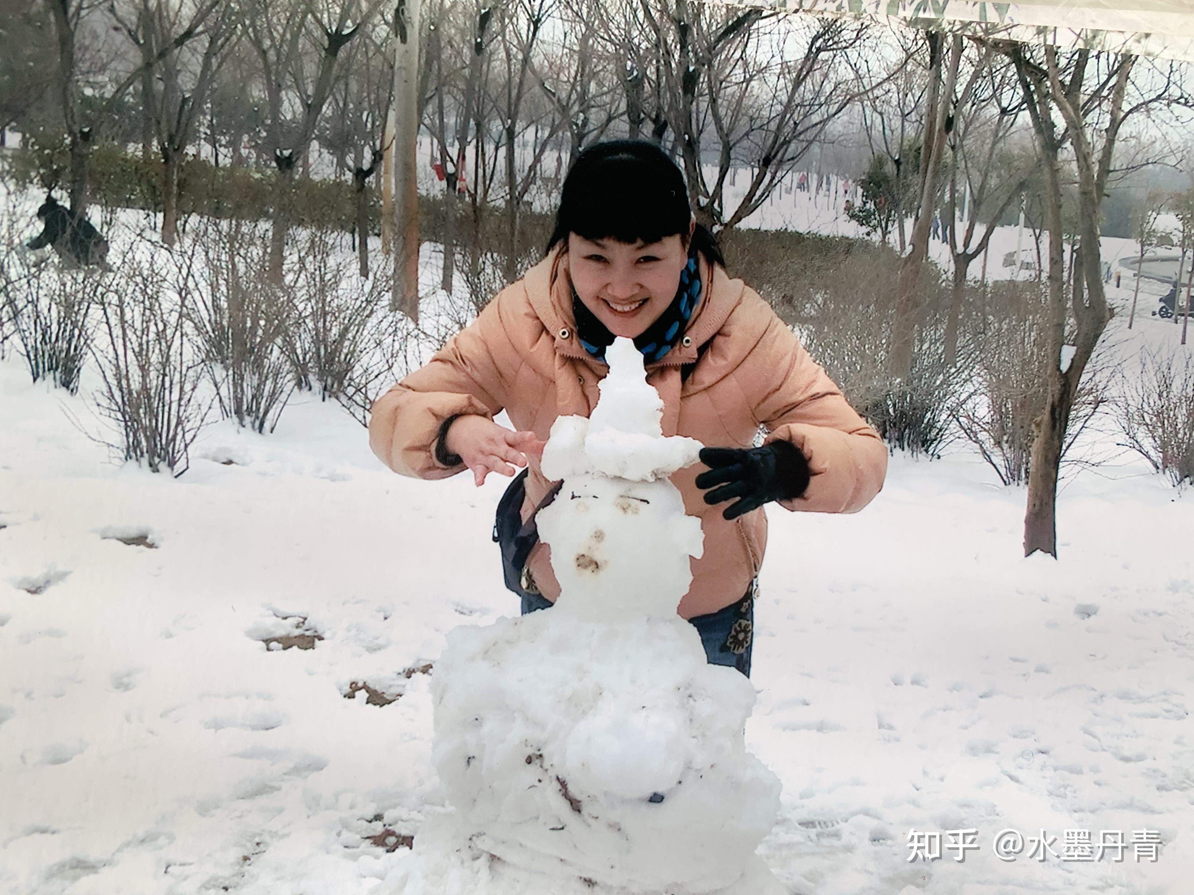 堆雪人图片 现实图片