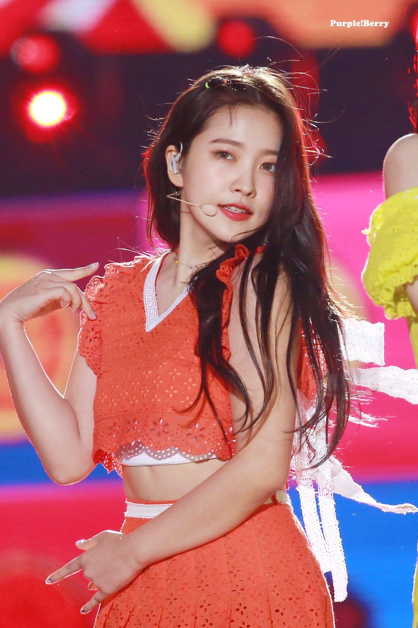 你们有没有觉得红贝贝的yeri在模仿jennie