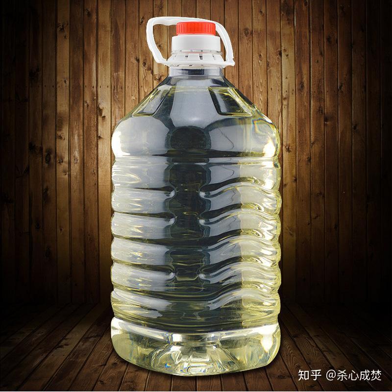 我把大壶白酒带上车公交车司机态度很恶劣让我下车我应该投诉他么