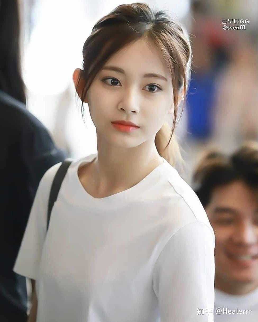 为什么周子瑜是twice官方门面?