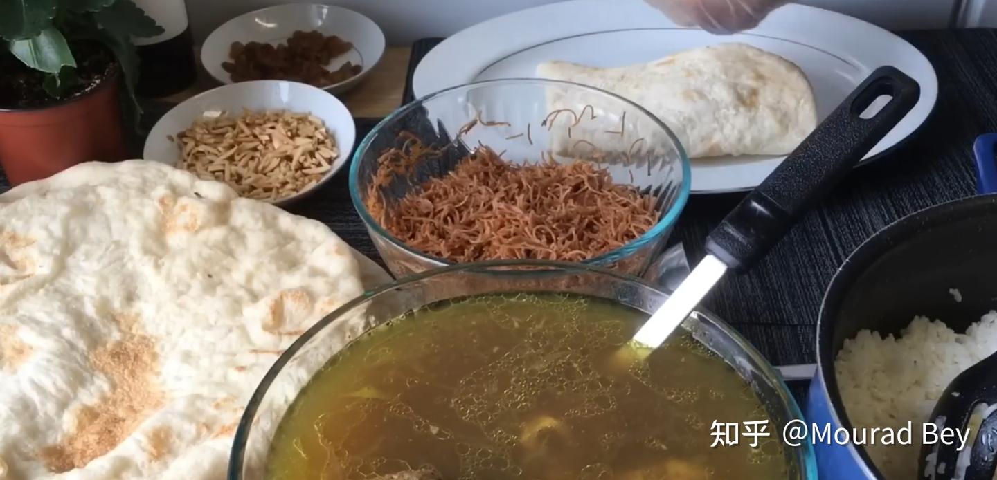 伊拉克的一道国民菜——两河流域贝都因人的大盘餐“杜莱米亚”（al-Dulaymiyyah）的全面介绍- 知乎