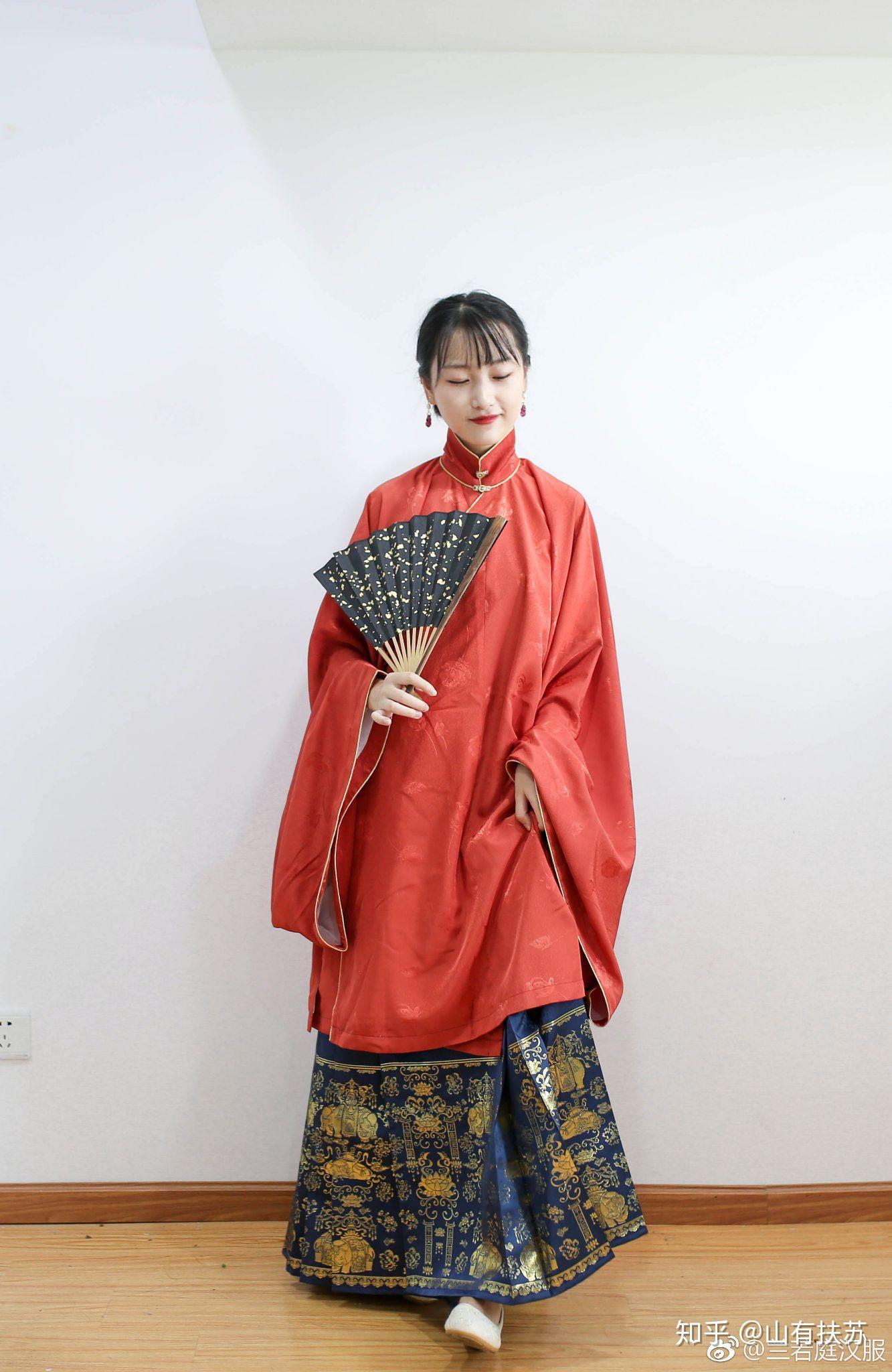 求答兰若庭家的太平有象你们长袄和马面配的啥颜色