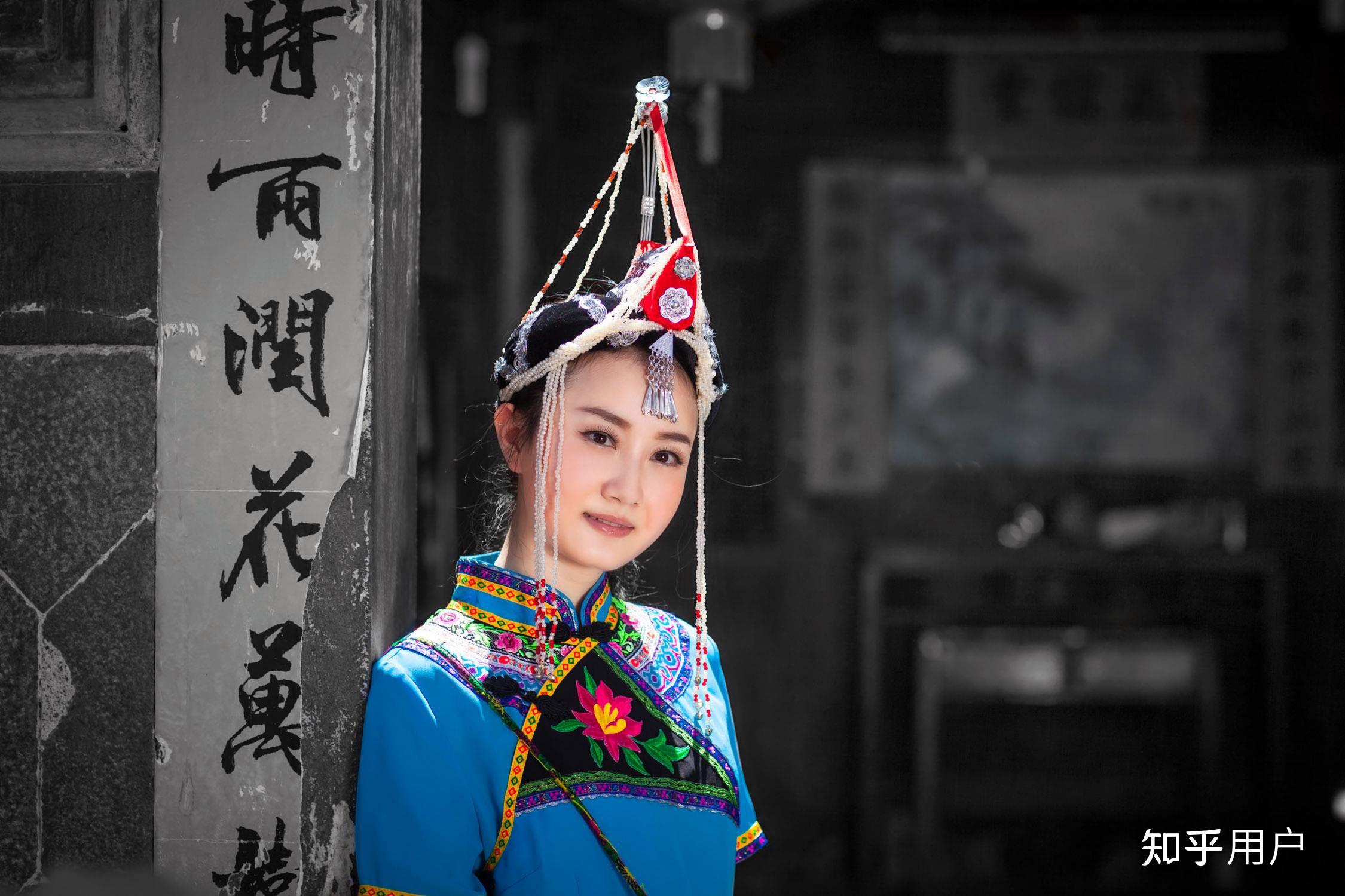 汉语跳舞国民 图库摄影片. 图片 包括有 放射性族, 移动, 现代, 执行, 设计, 上涨, 兴奋, 背包 - 18611167
