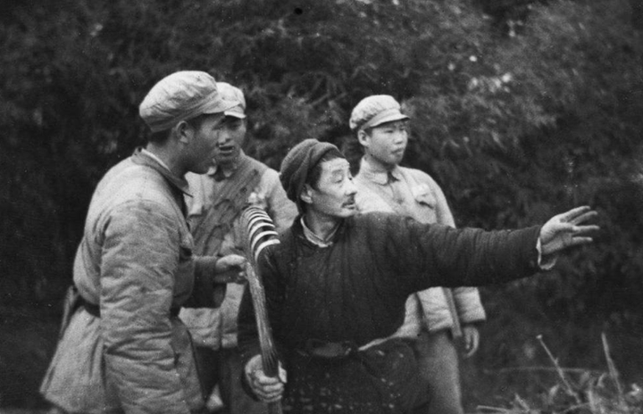 解放军剿匪时匪首逃脱，遍寻不见，买鸡多付钱的美妇引起我军注意 - 知乎