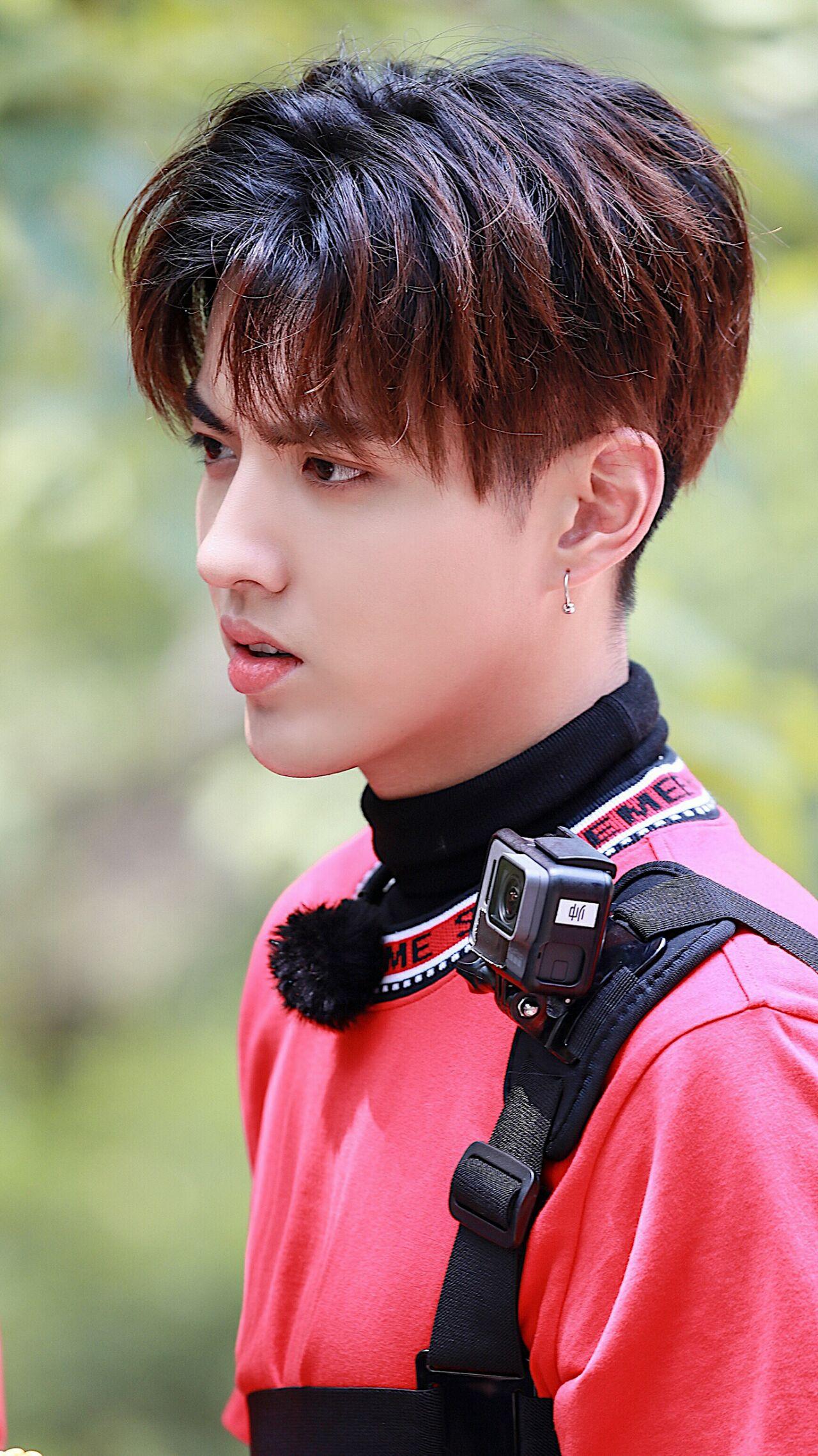 如何评价吴亦凡的长相