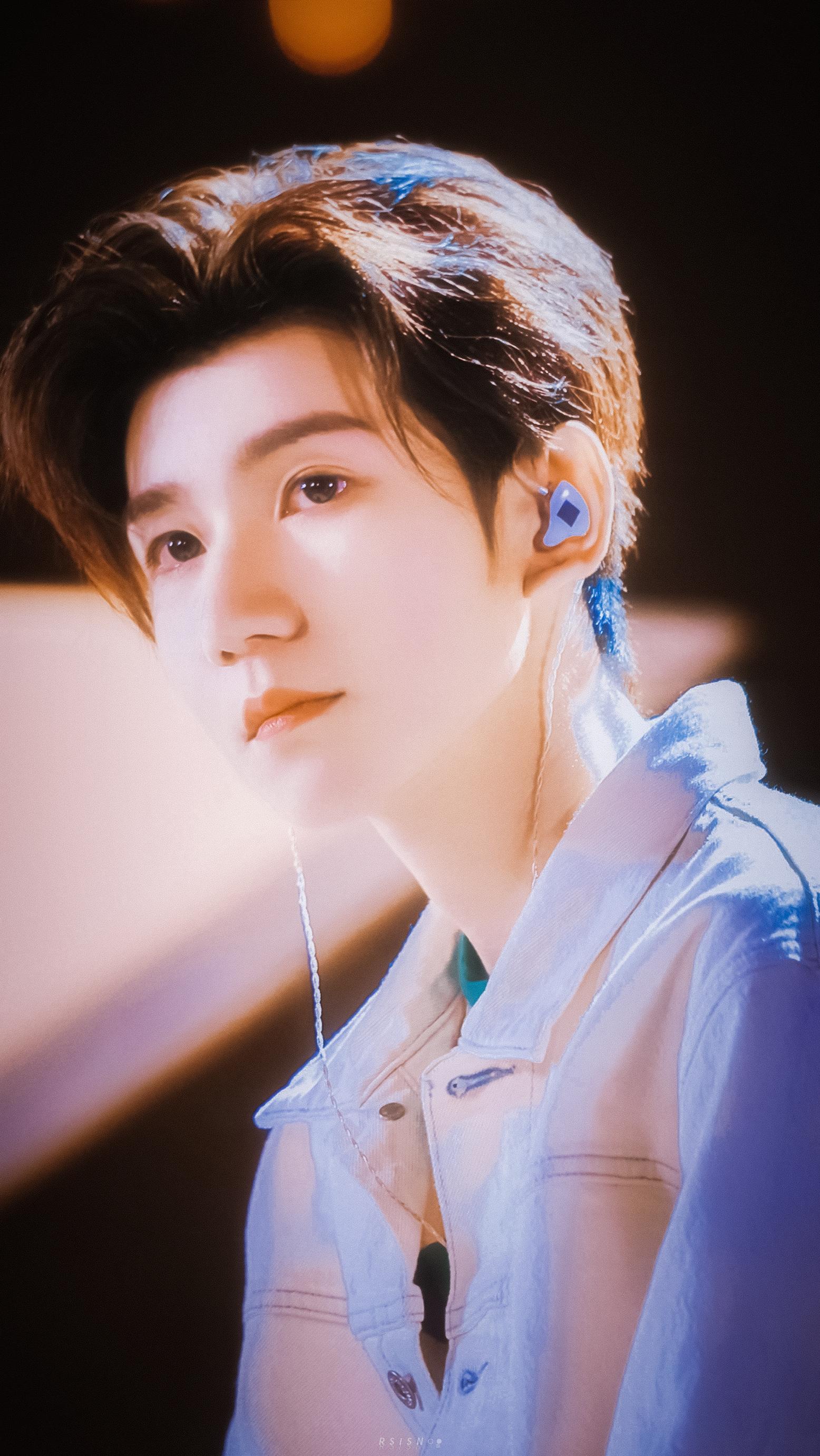 大家有没有tfboys的绝美神图,单人也可? - 知乎