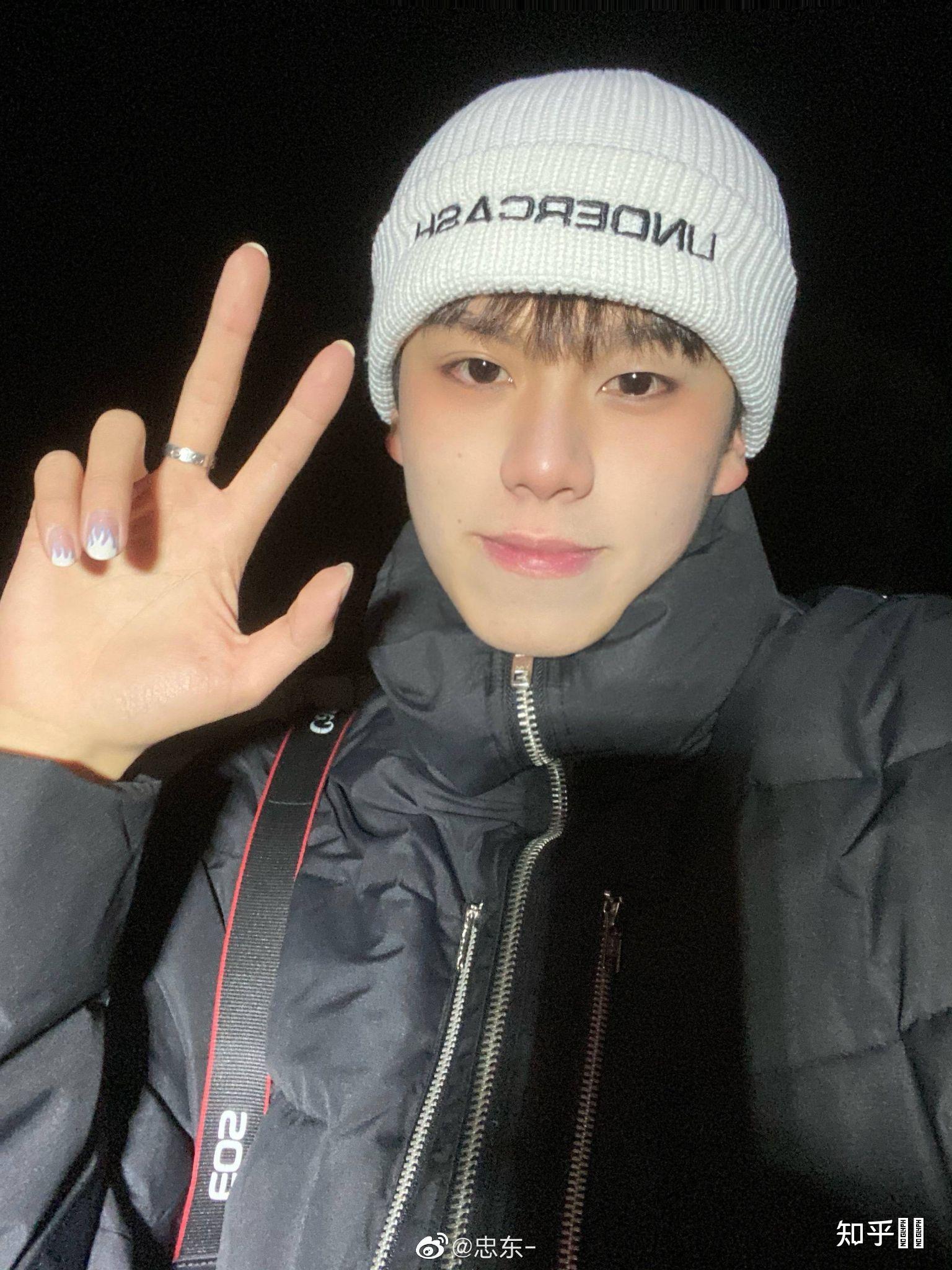 怎么看待姜峰居然是1?这就是传说中的女装攻吗? - 知乎