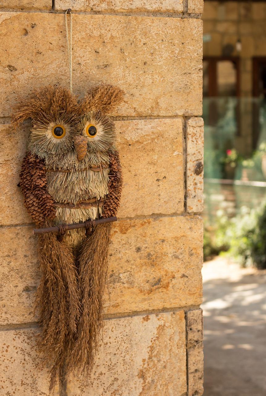 2. 墙纸修复技巧