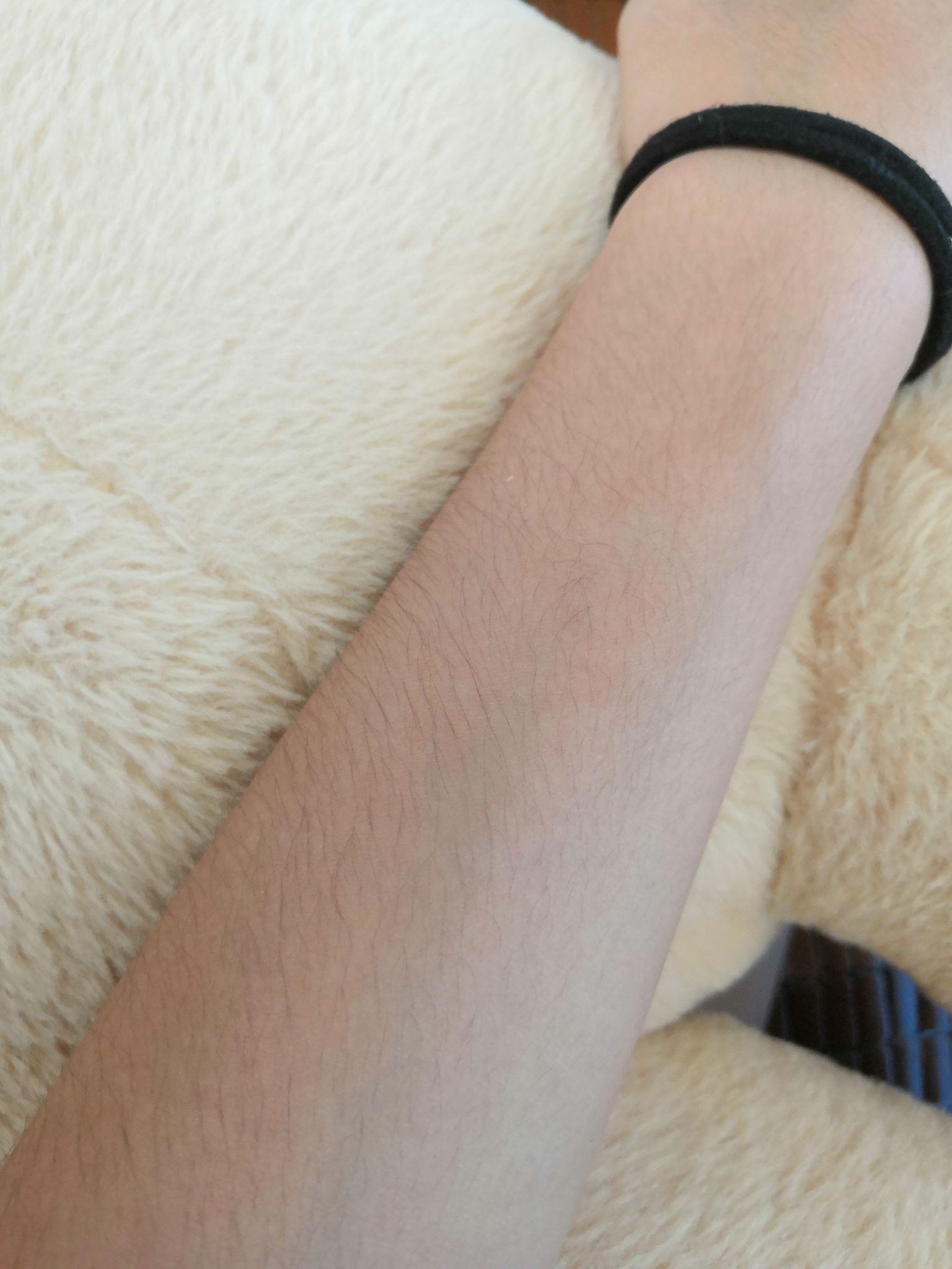 男生看到有腿毛的女生是什么感受?