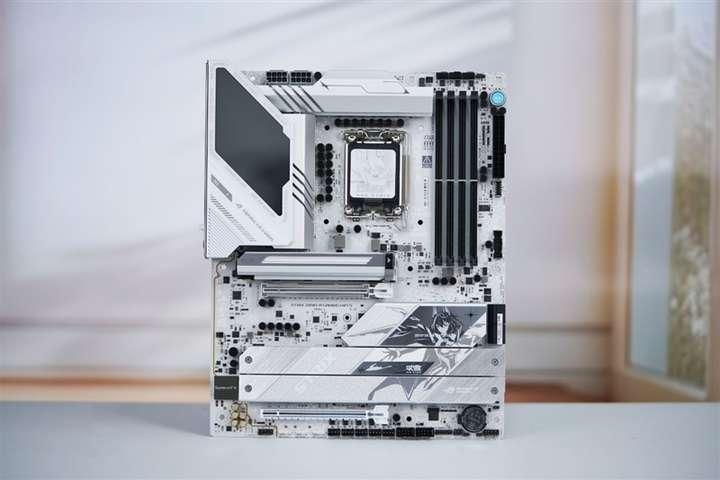 华硕ROG STRIX Z890-A GAMING WIFI S吹雪主板评测：300W性能释放