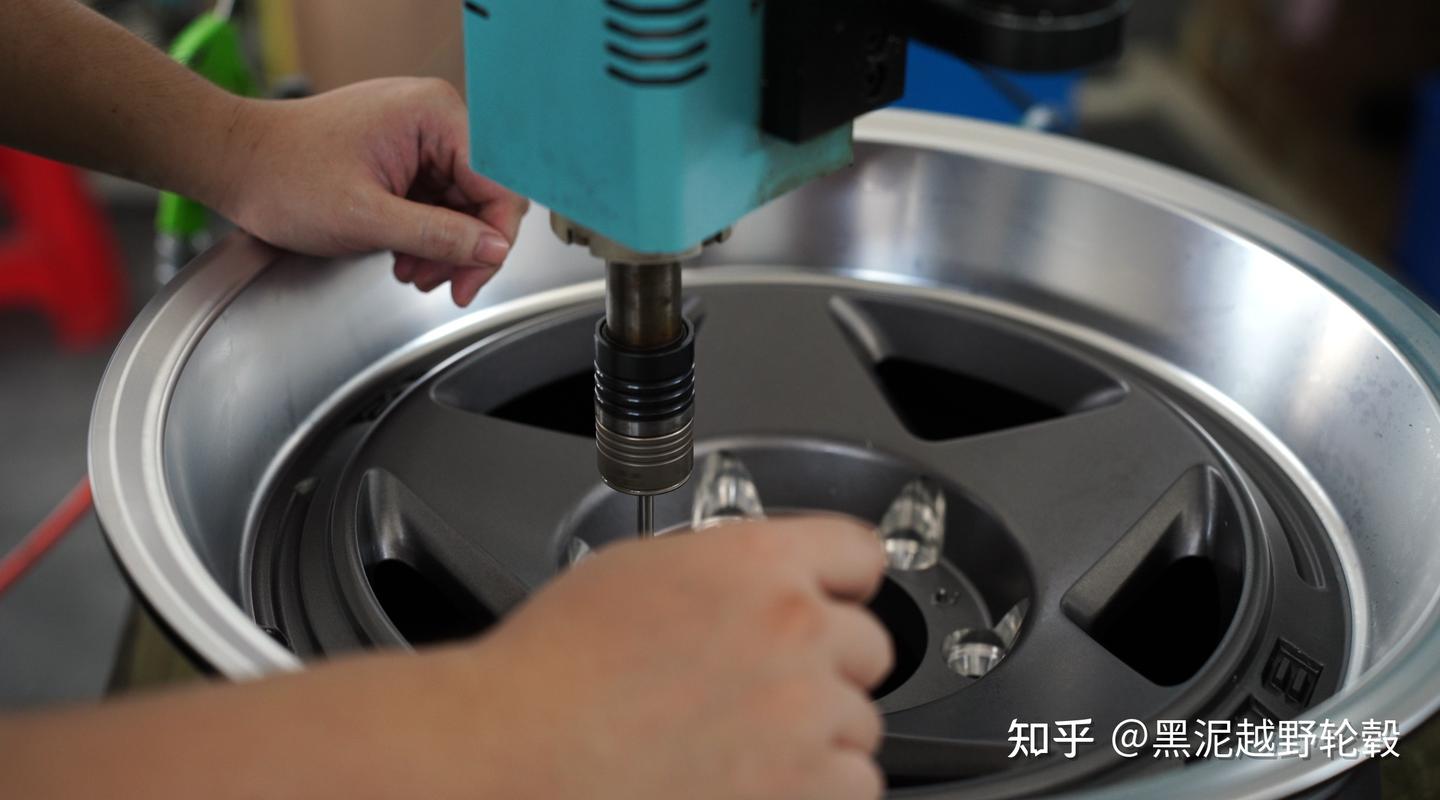 黑泥轮毂:越野轮毂别只看便宜,仿品真的要小心