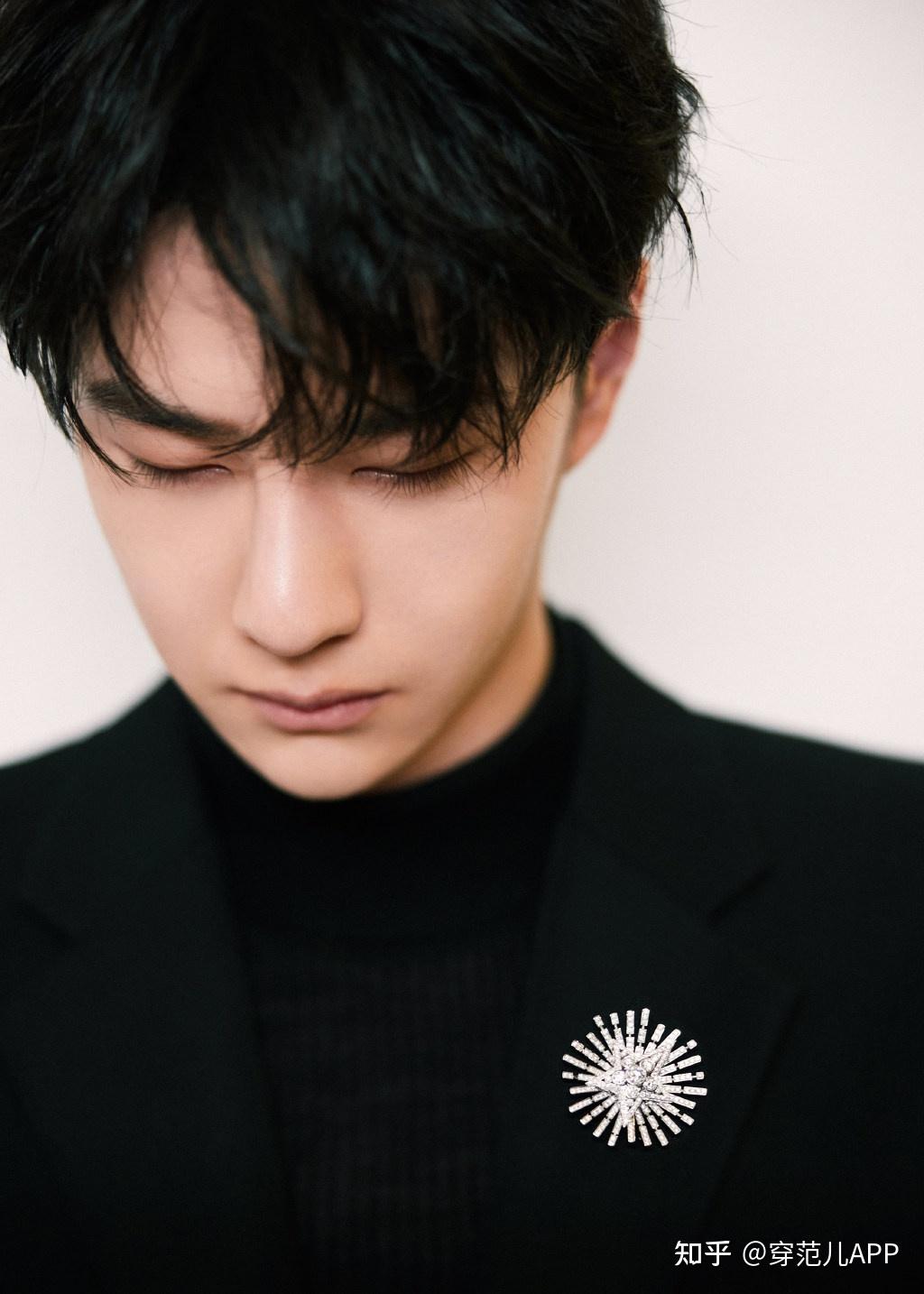 王一博x Chanel 全身黑点缀106万钻石胸针- 知乎