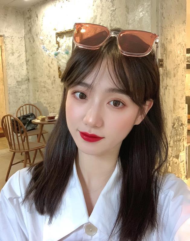 这么高的发际线适合什么发型? - 知乎