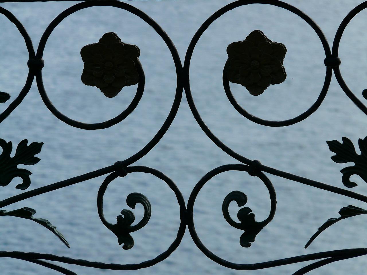 3. 立柱金属装饰