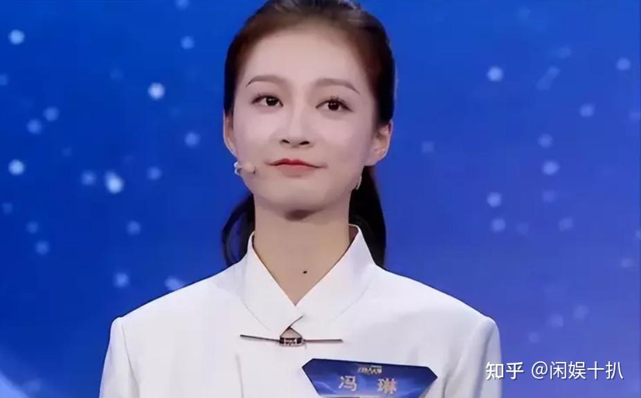 冯琳:央视主持大赛获铜奖,高中毕业6年已是全国知名新生代主持 - 知乎
