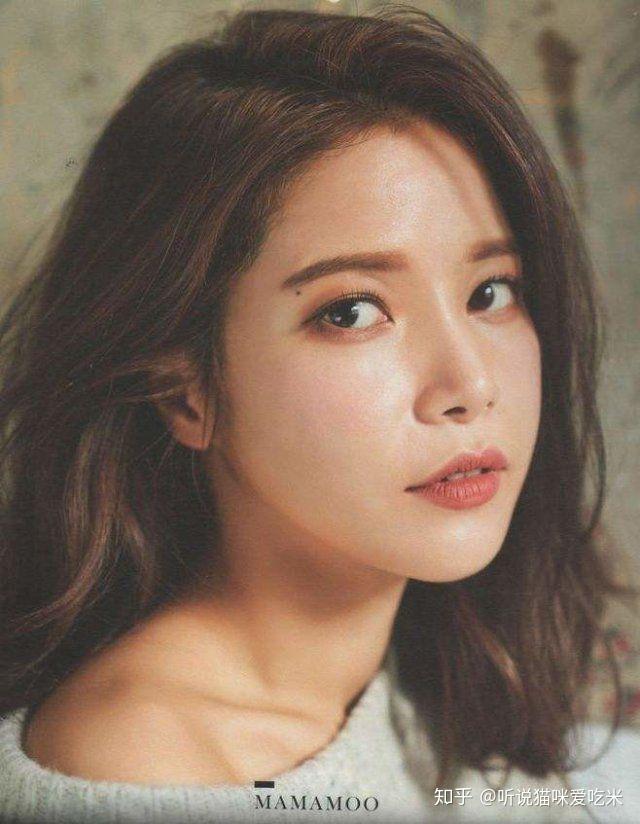 怎样看待mamamoo的金容仙托胸?