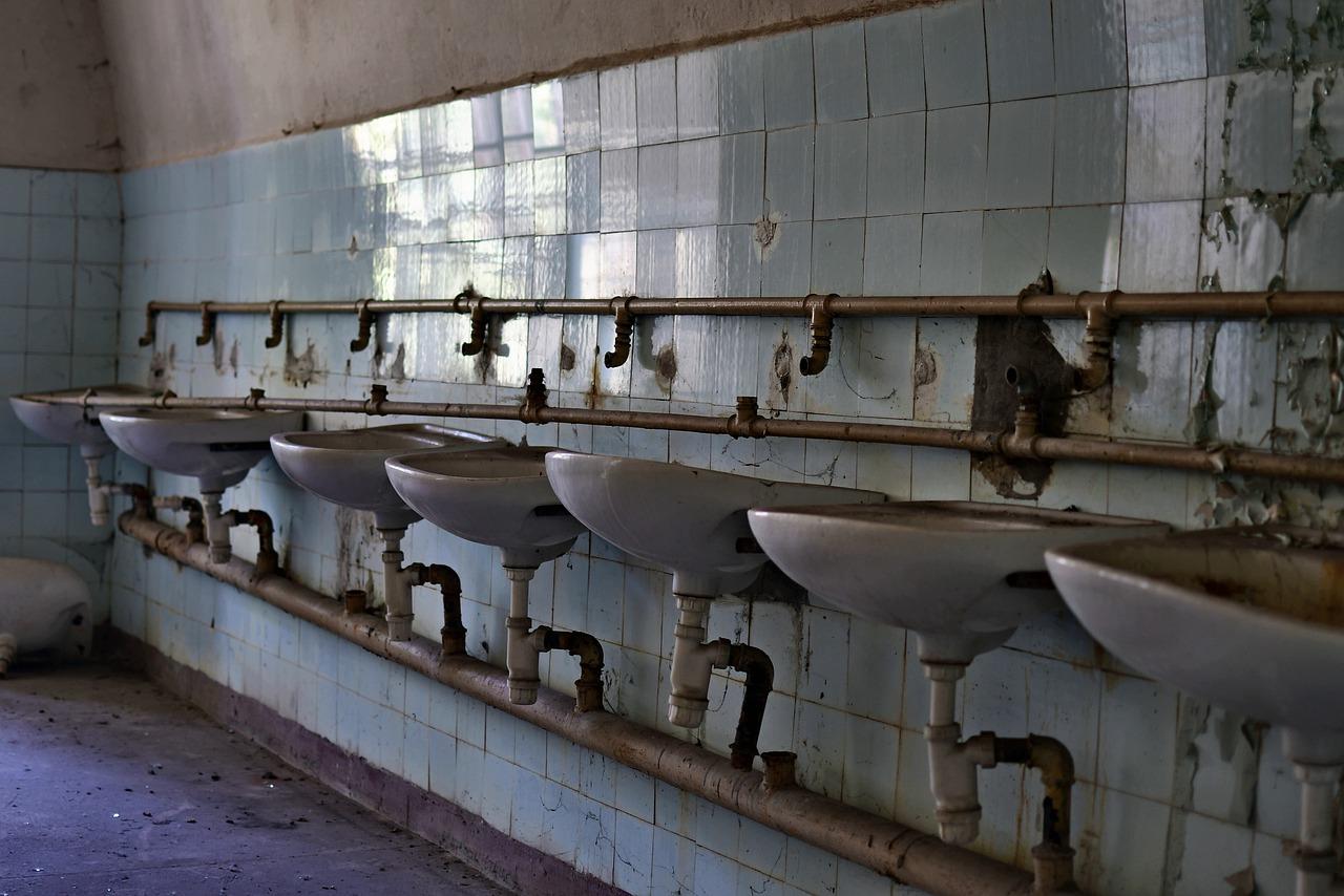 浴室隔断怎么加装