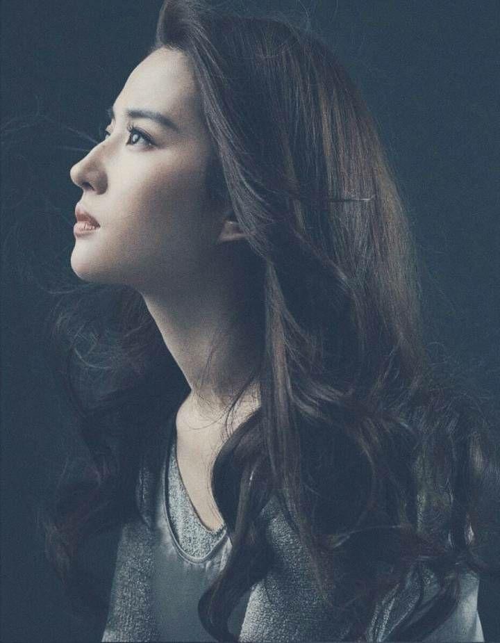 求刘亦菲的刘海侧脸的黑白照