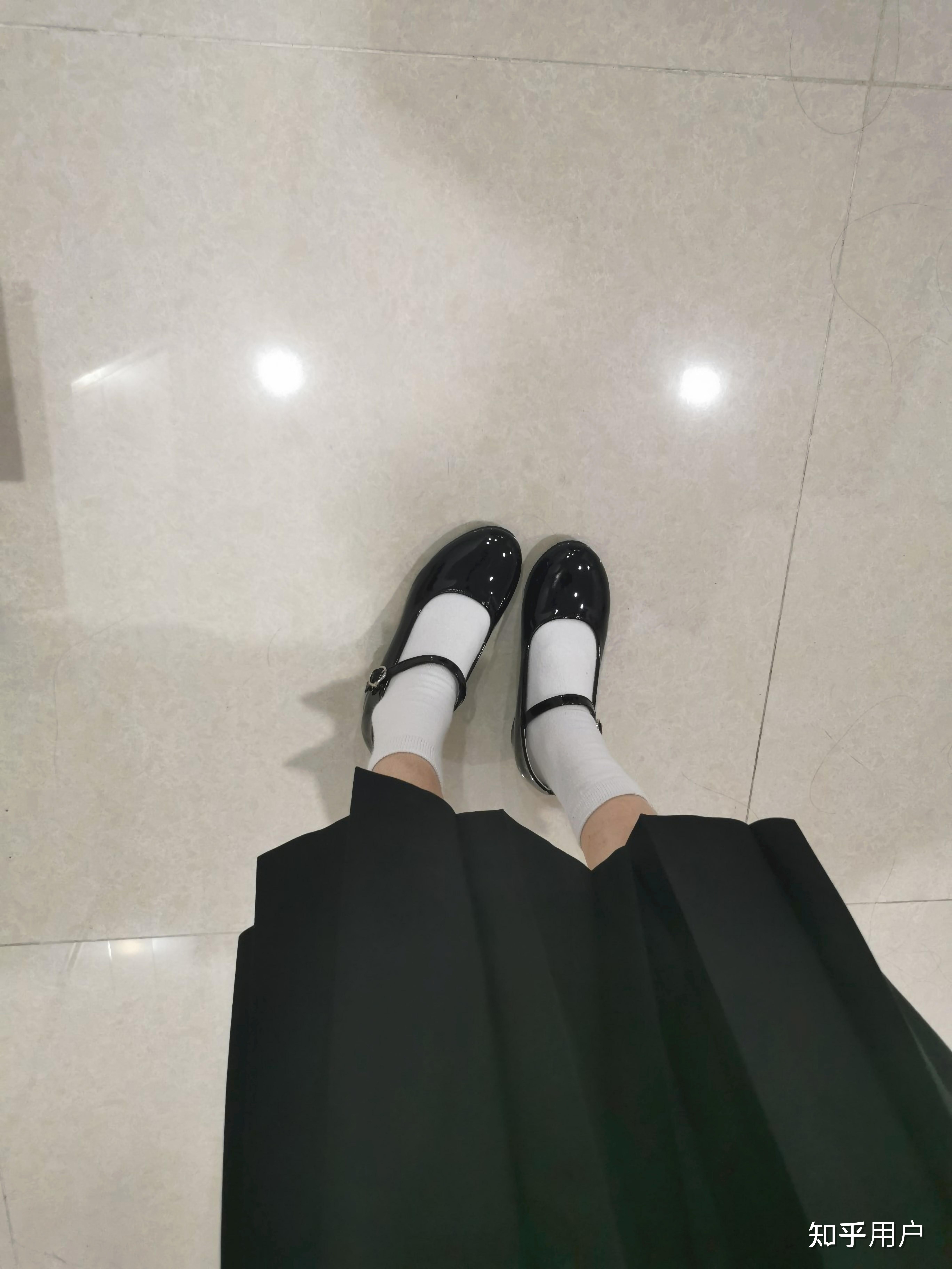 猪腰子鞋男生可以穿吗