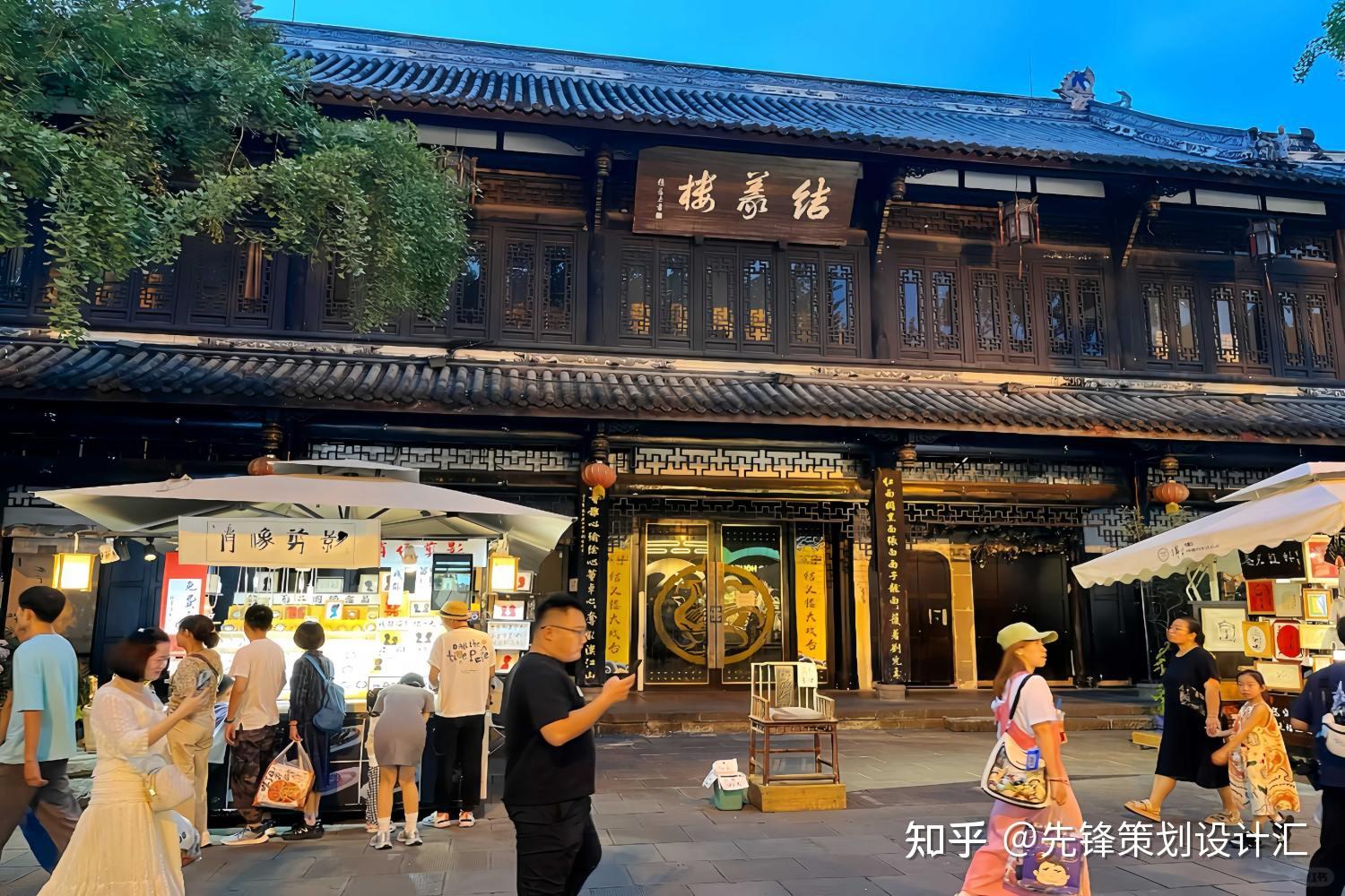 构建文化场域：解密“成都锦里古街文旅街区美陈设计”的三重叙事层搭建法则-肆墨设计 - 知乎