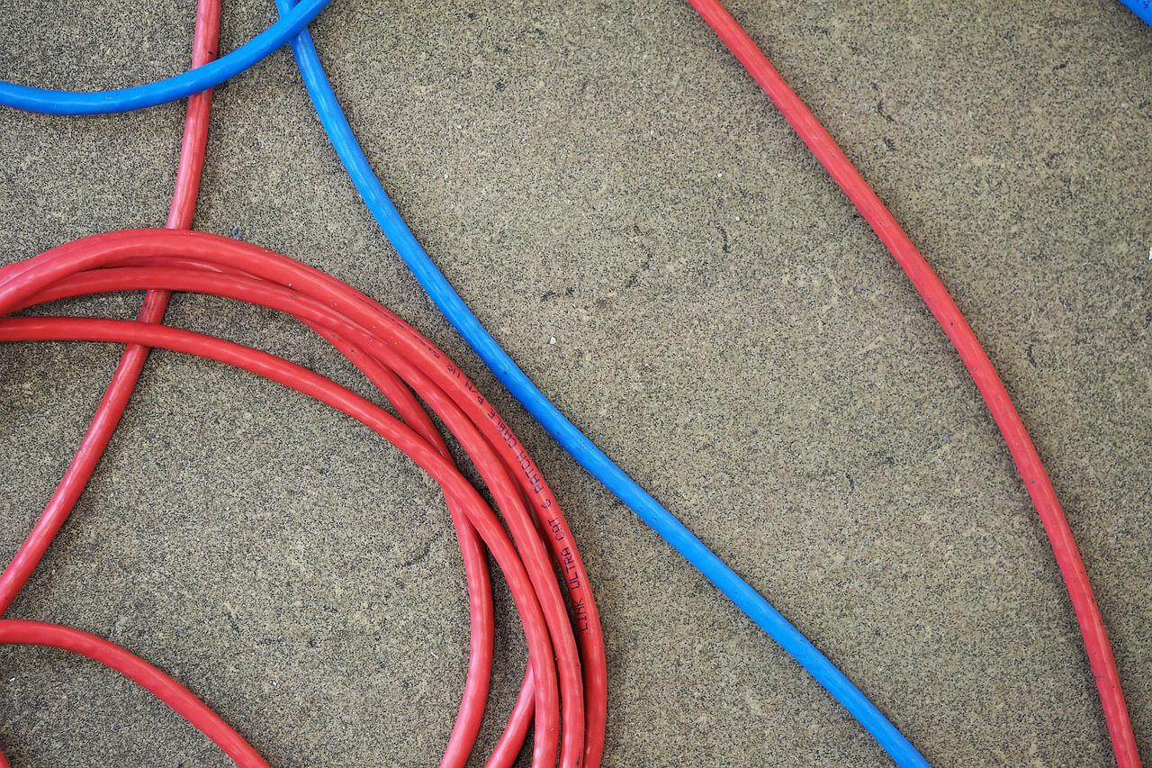 家庭布明线如何收费