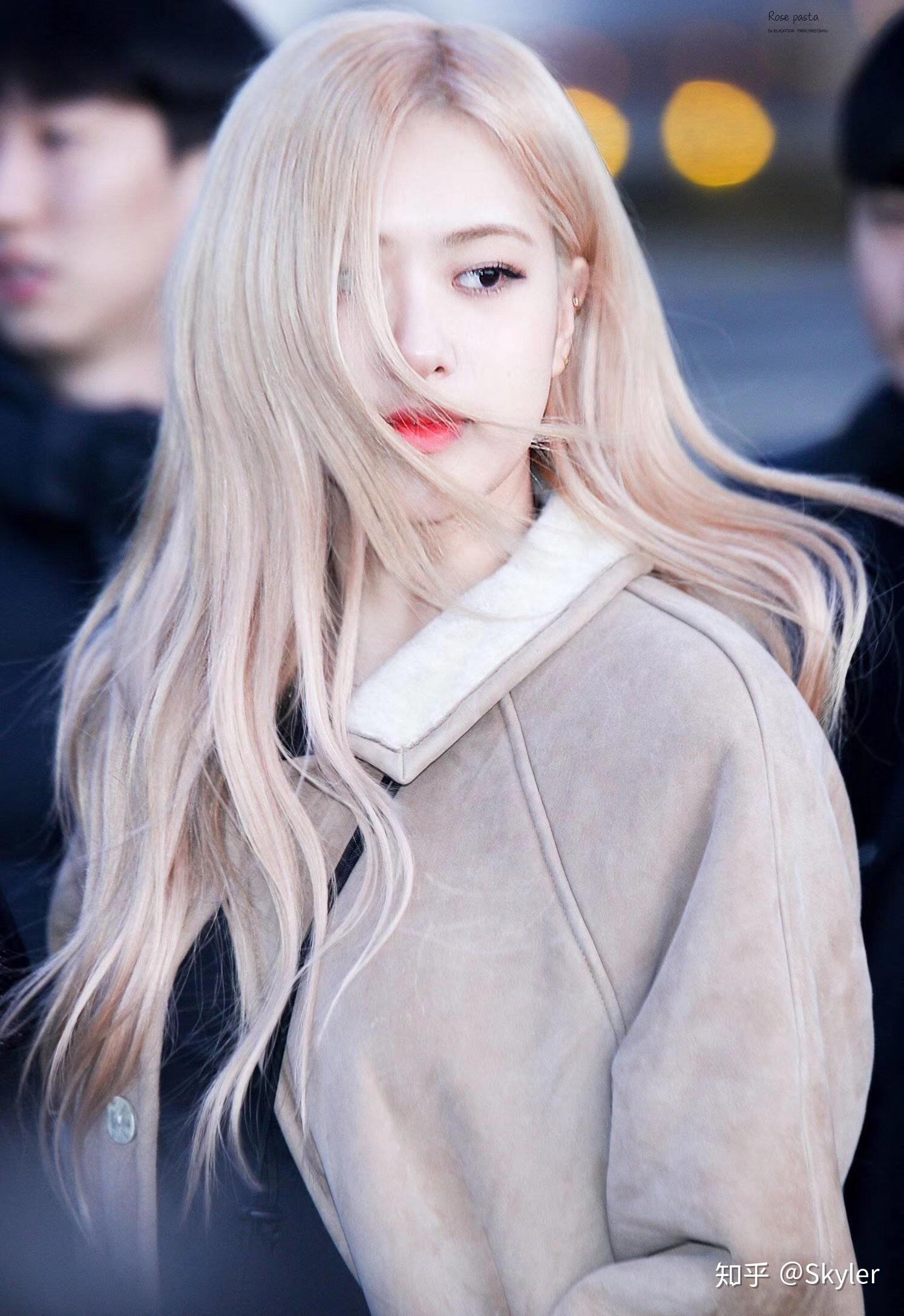 为什么blackpink的rose金发和黑发的样子不一样