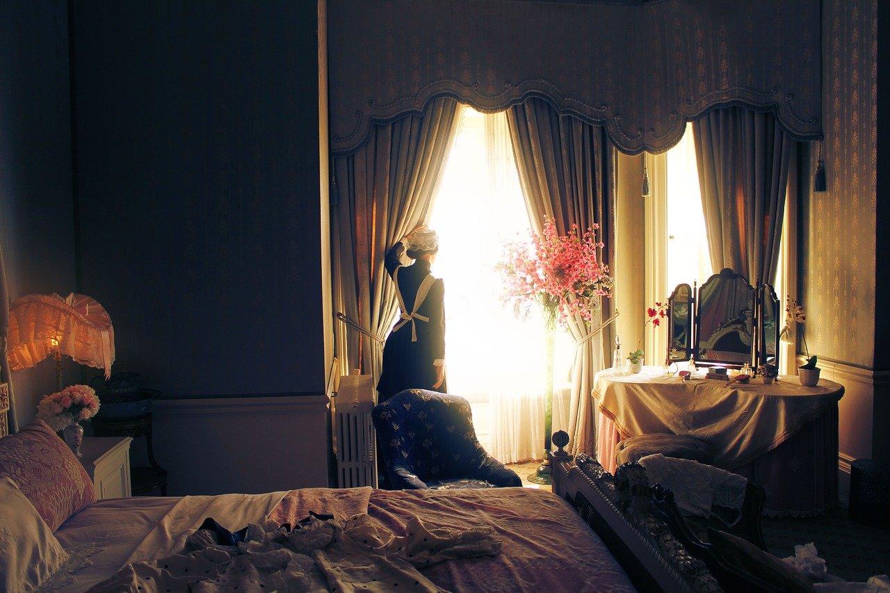 窗帘怎么拉下来