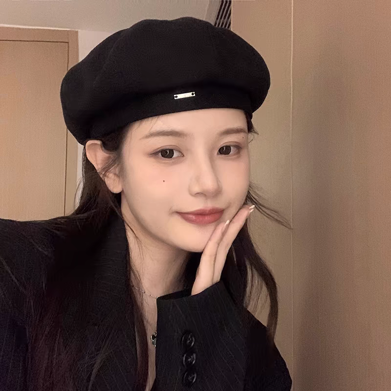 女生戴贝雷帽该怎么搭配才出众