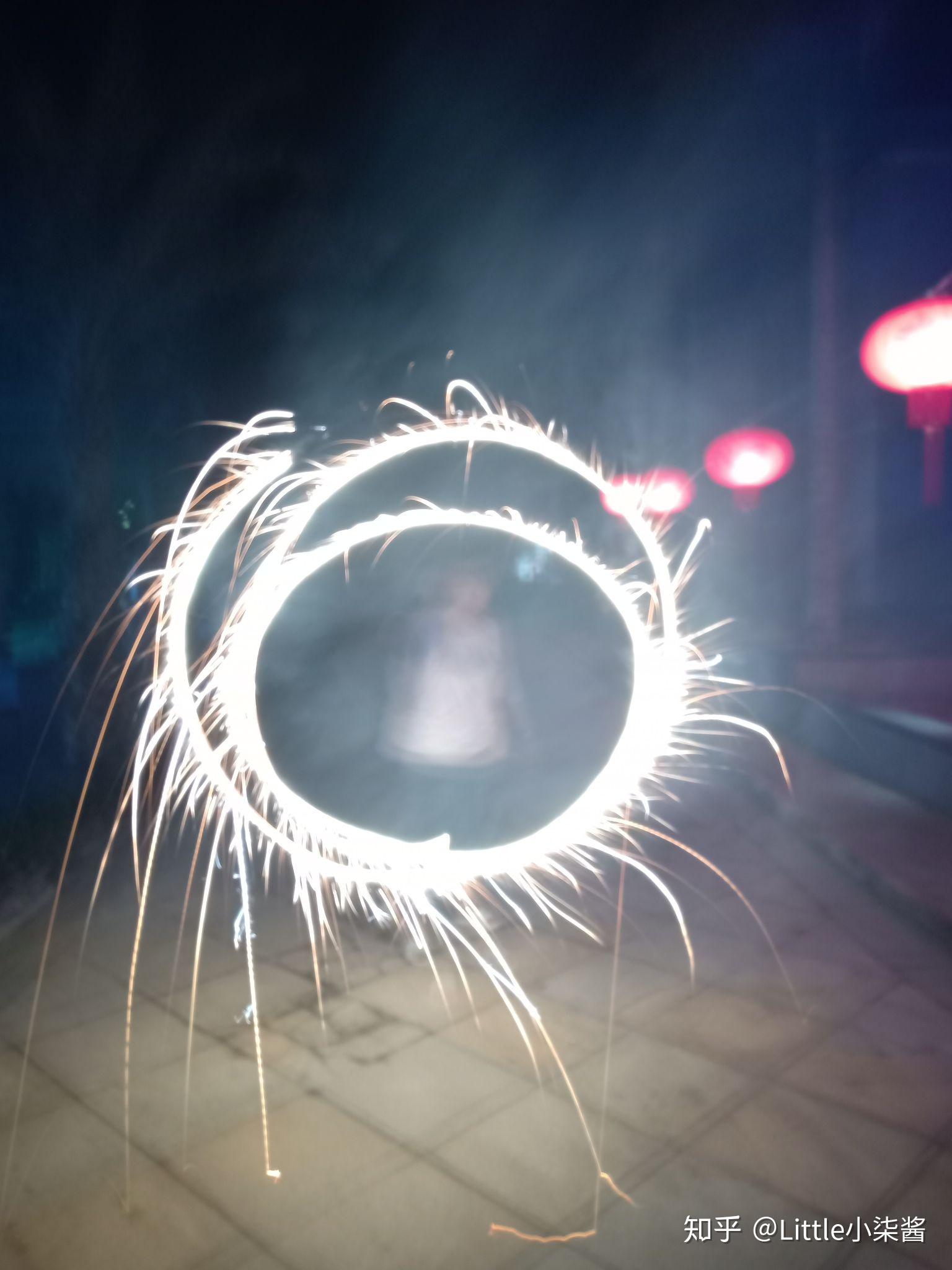 过年如何用手机拍出烟花棒的轨迹图? - 知乎