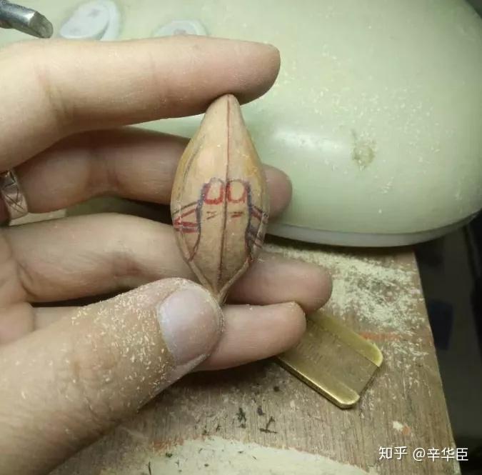 刀尖上的艺术——浅析手工核雕的七大步骤 - 知乎
