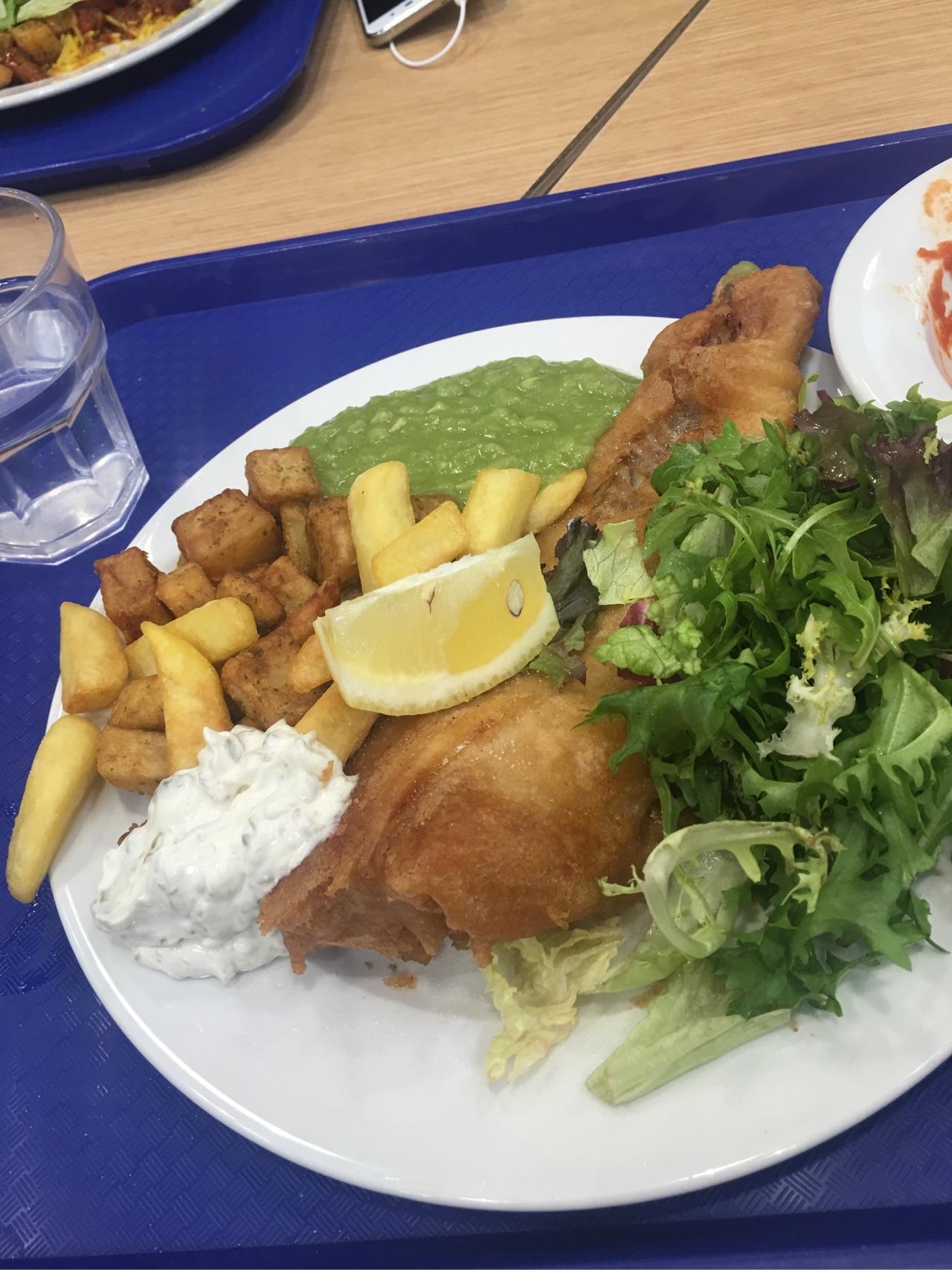 国外大学食堂是什么样子的