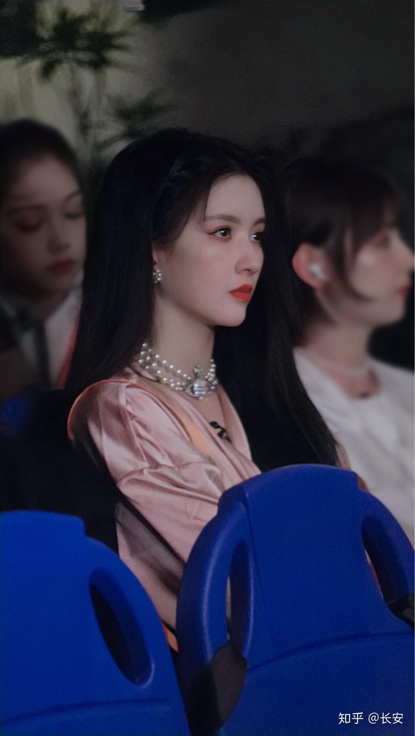 如何评价刘些宁的颜值