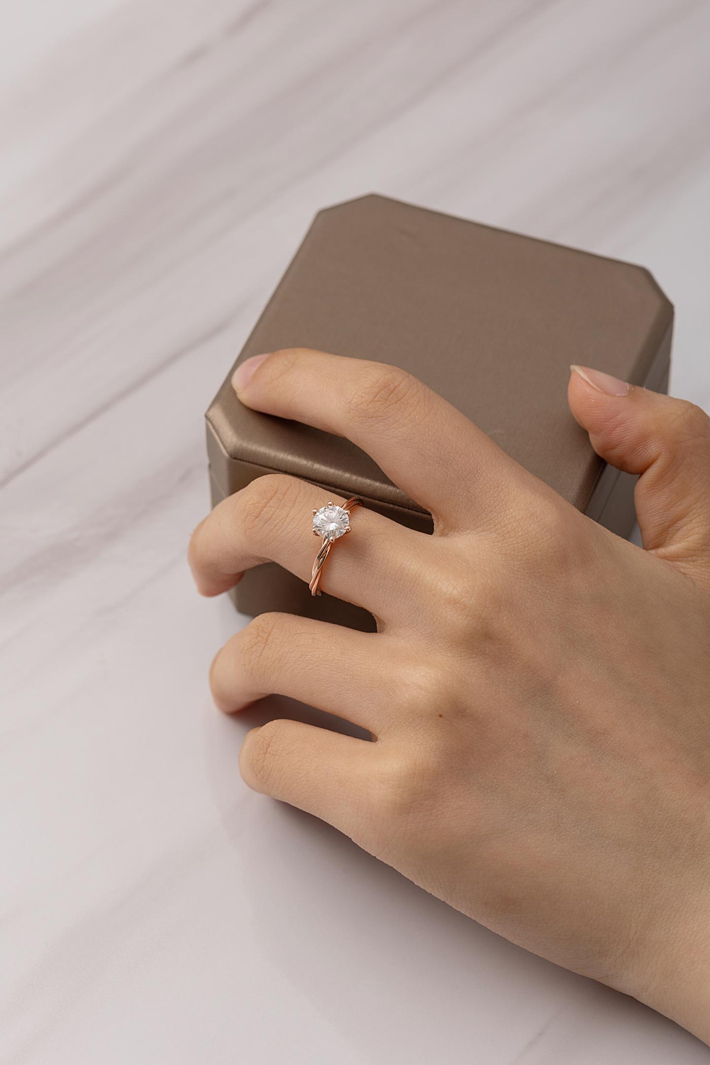 六爪玫瑰金d色莫桑钻戒指