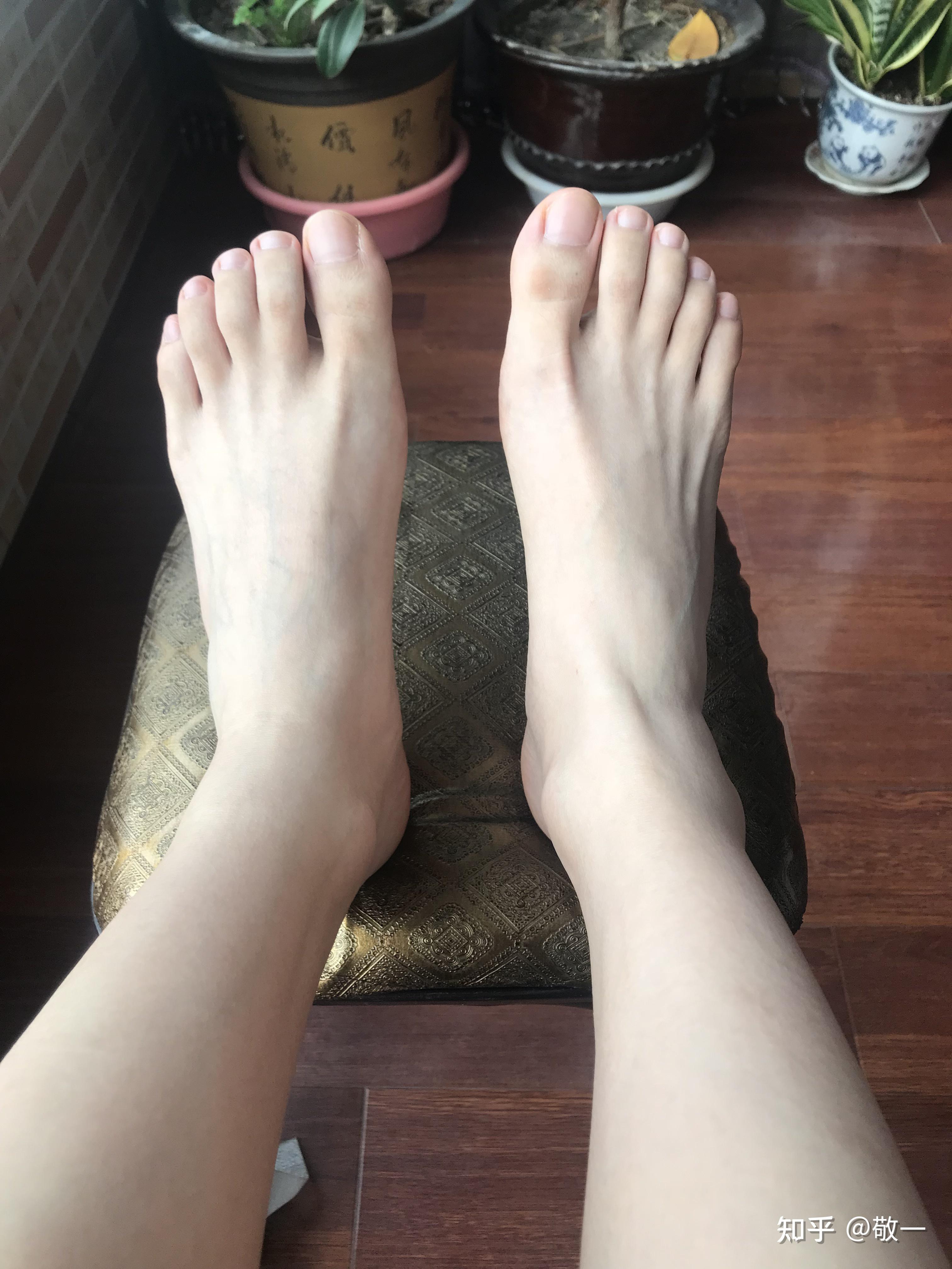 女孩子到底什么样的脚才好看? - 知乎